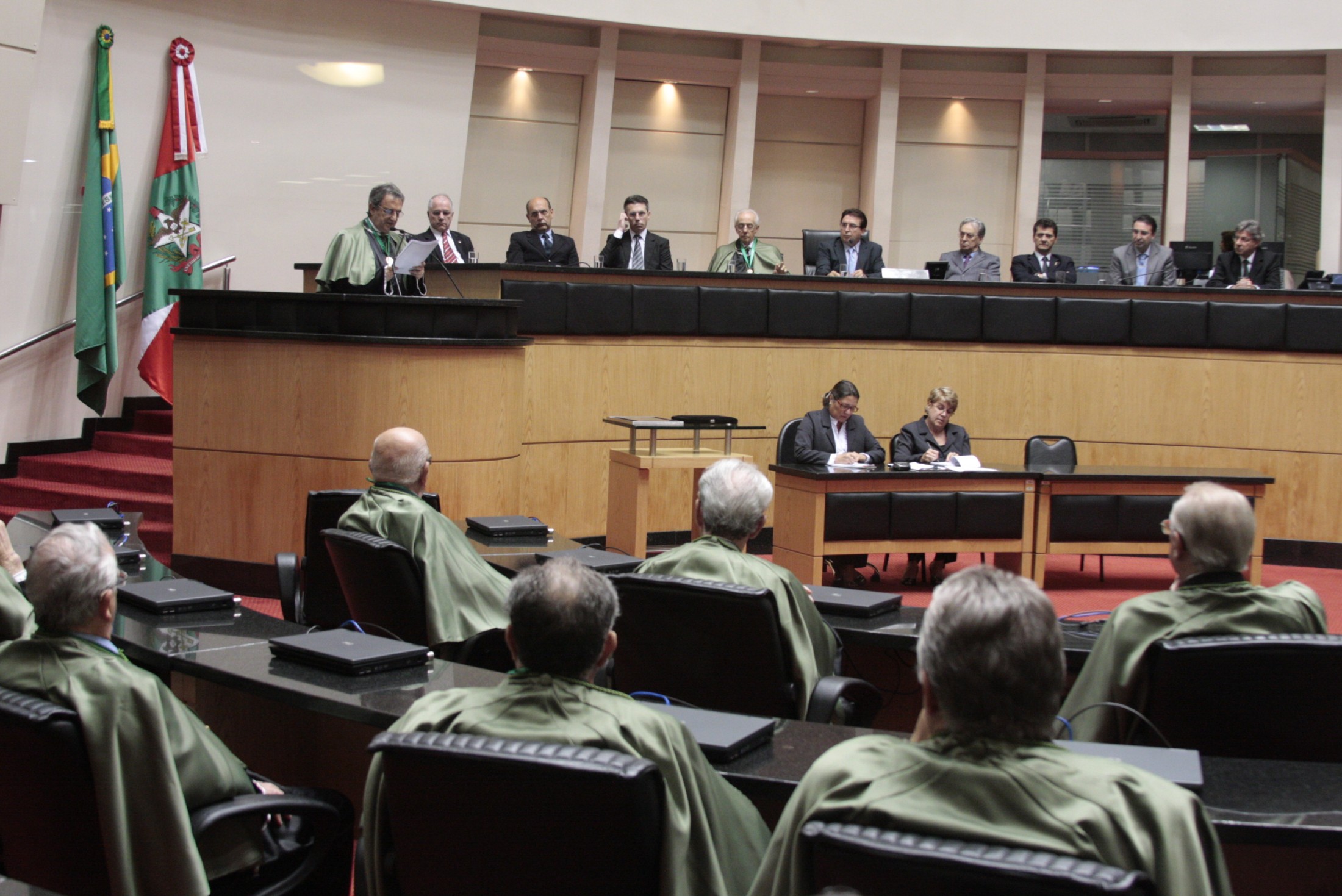 Alesc faz homenagem a Academia de Medicina de SC
