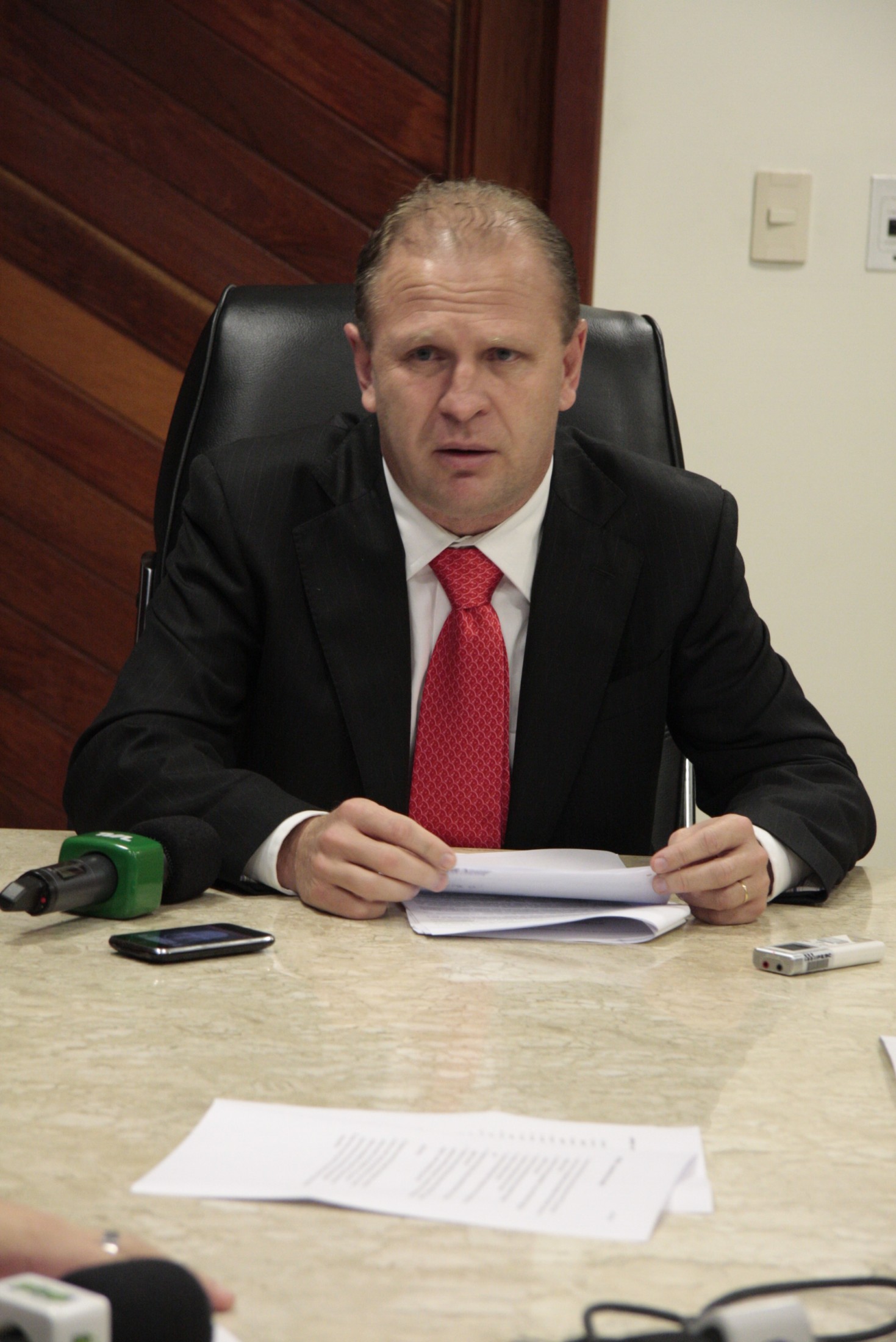 Pres. Gelson Merisio concede entrevista coletiva.