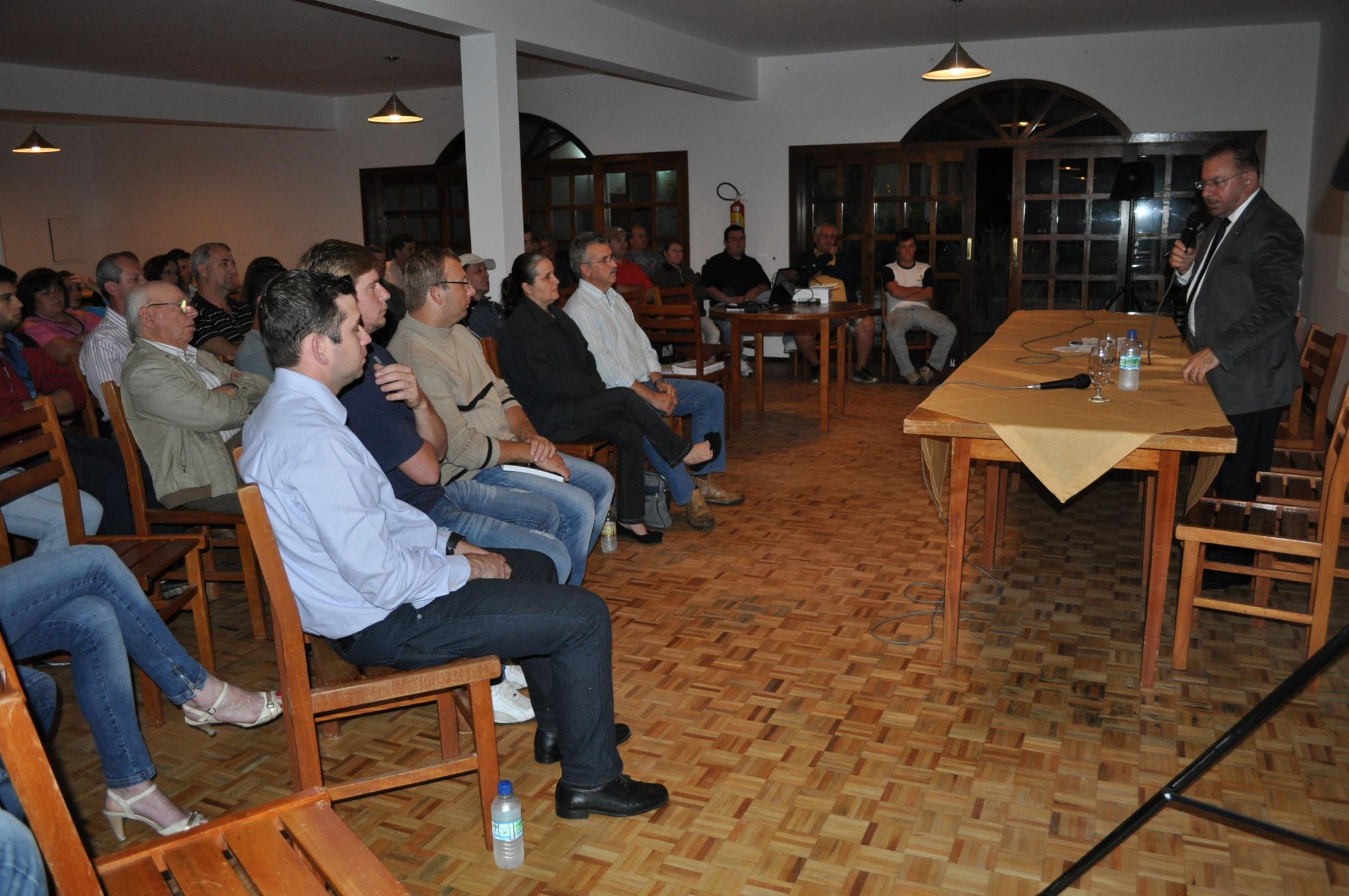 Volnei Morastoni faz palestra sobre políticas públicas de saúde no município de Rodeio