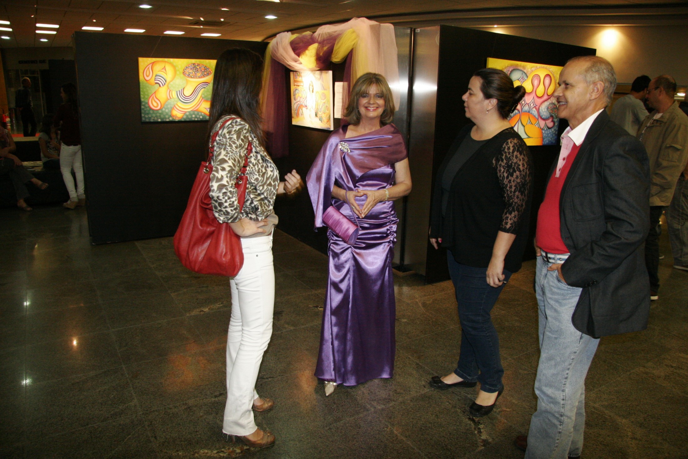 Abertura da exposição Expressões Cósmicas da artista Neiva Külzer