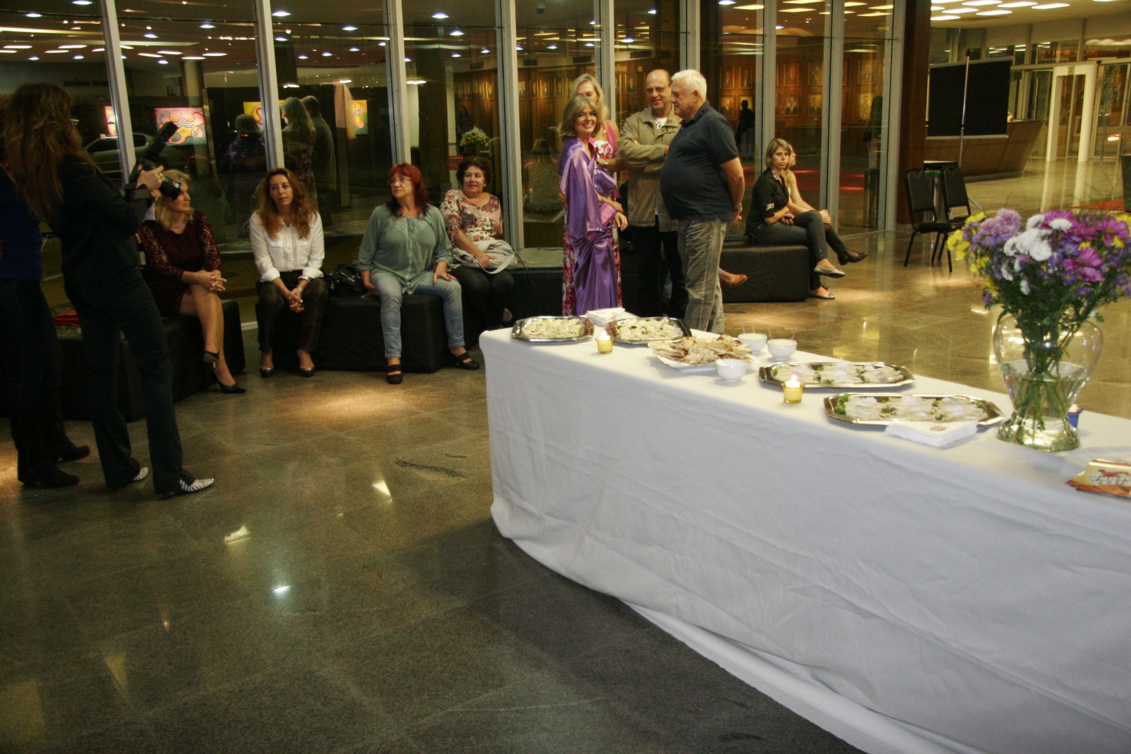 Abertura da exposição Expressões Cósmicas da artista Neiva Külzer