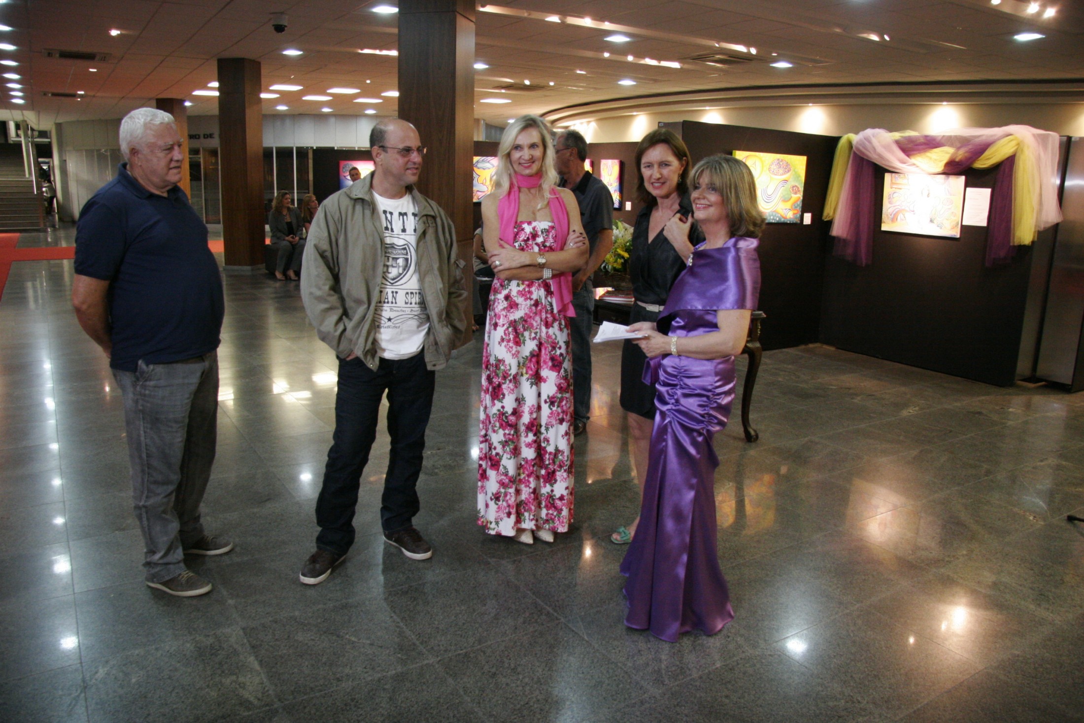 Abertura da exposição Expressões Cósmicas da artista Neiva Külzer