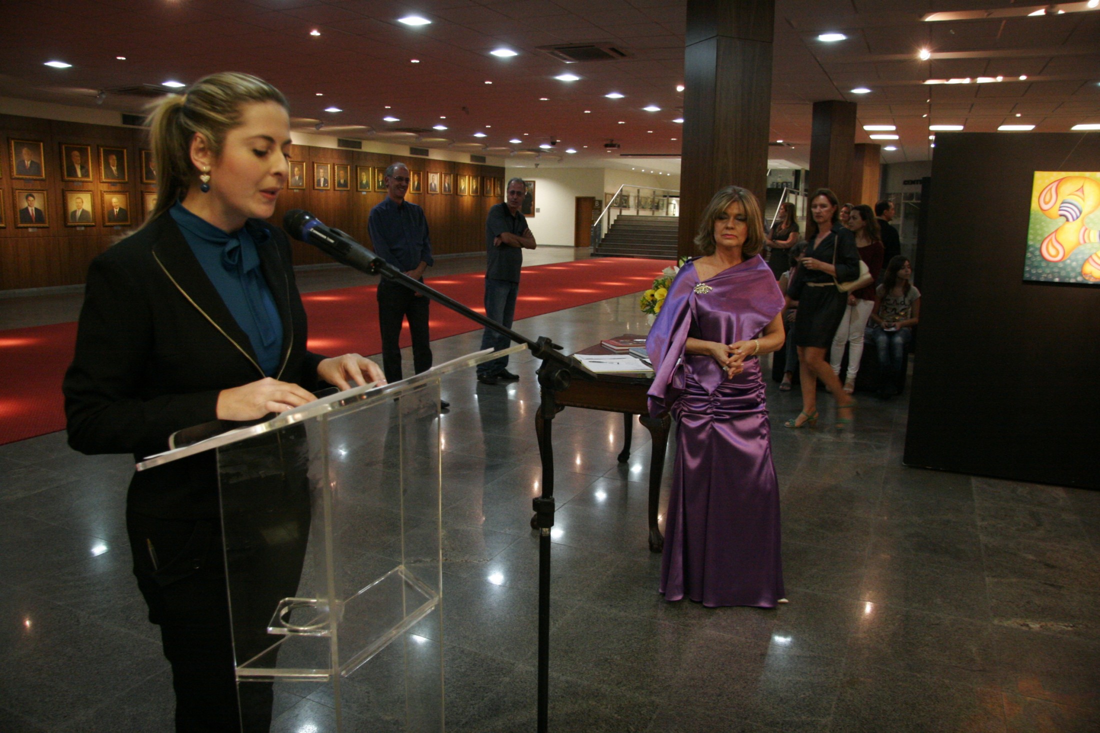 Abertura da exposição Expressões Cósmicas da artista Neiva Külzer