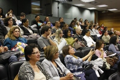 Curso capacita profissionais que lidam com usuários de crack