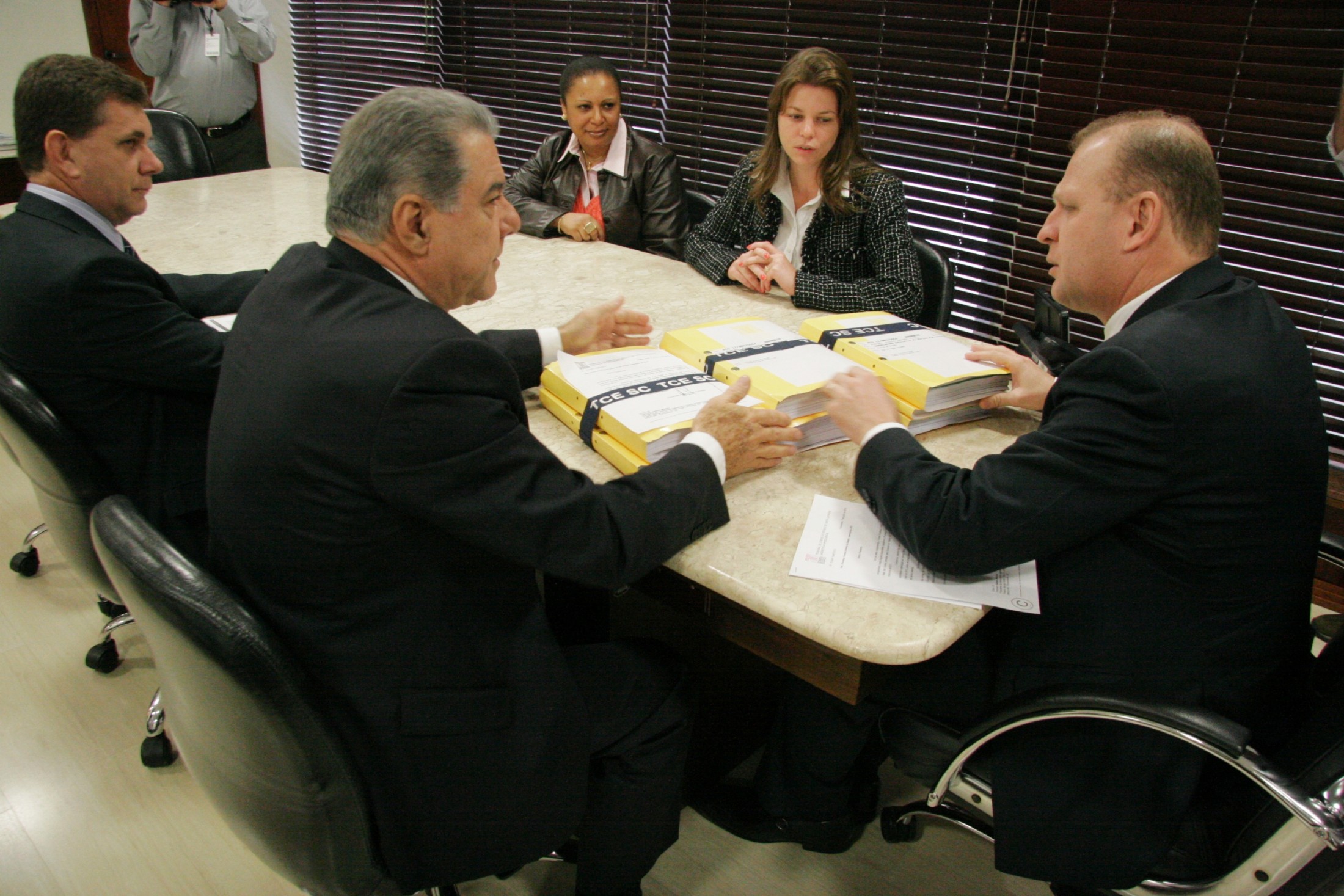 Entrega do relatório com os gastos do Governo TCE