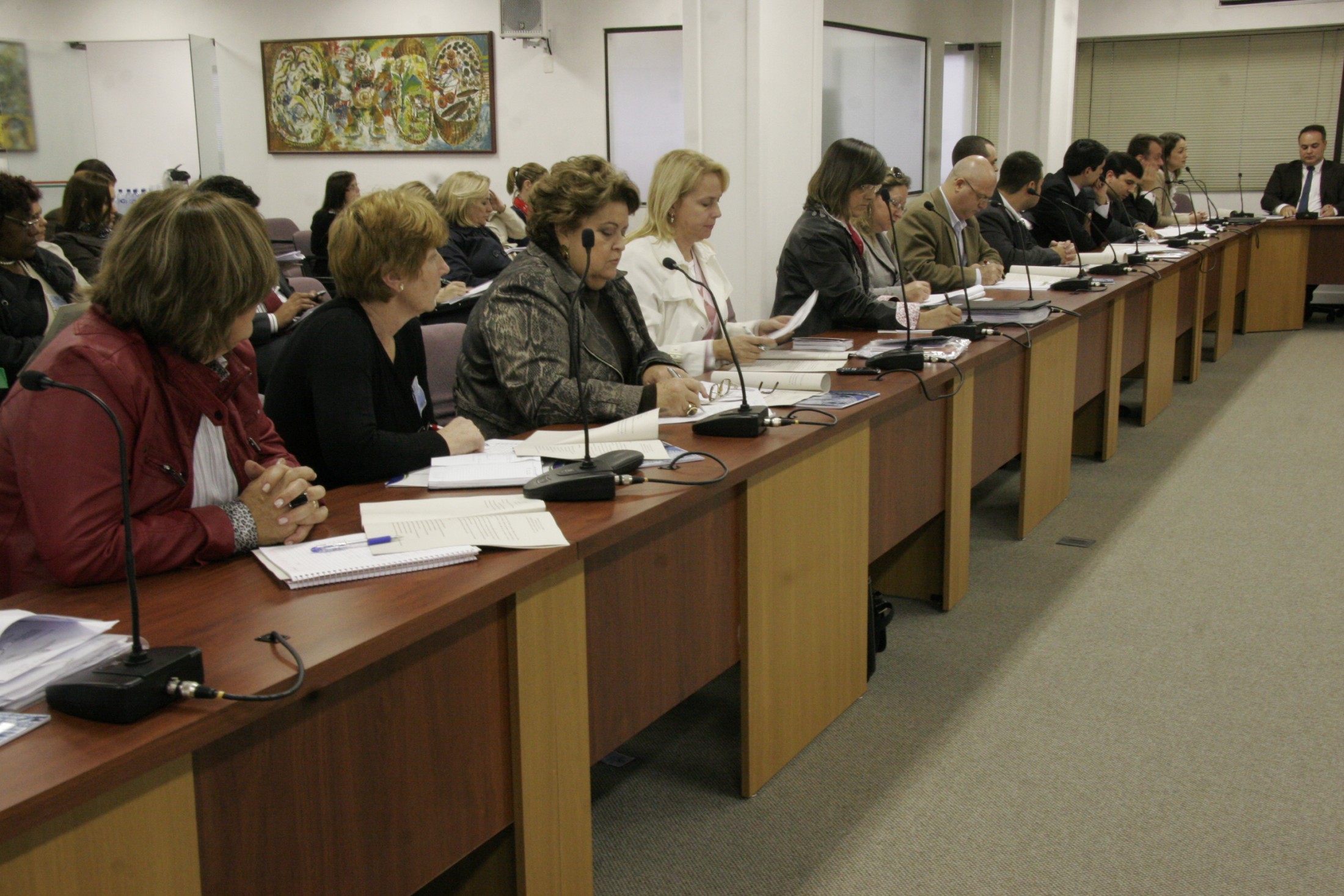 Reunião no Ministério Público sobre Adoção