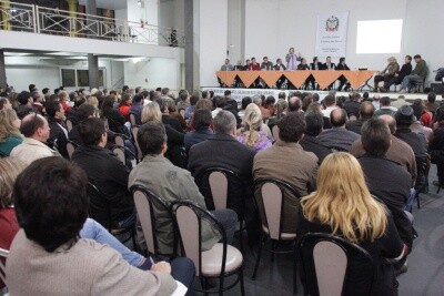 Estudantes e entidades querem curso de medicina na UFFS de Chapecó