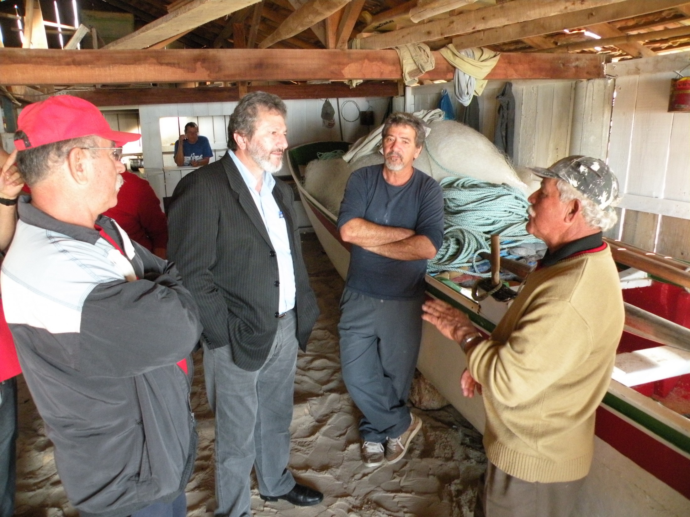 Deputado Padre Pedro visita pescadores artesanais