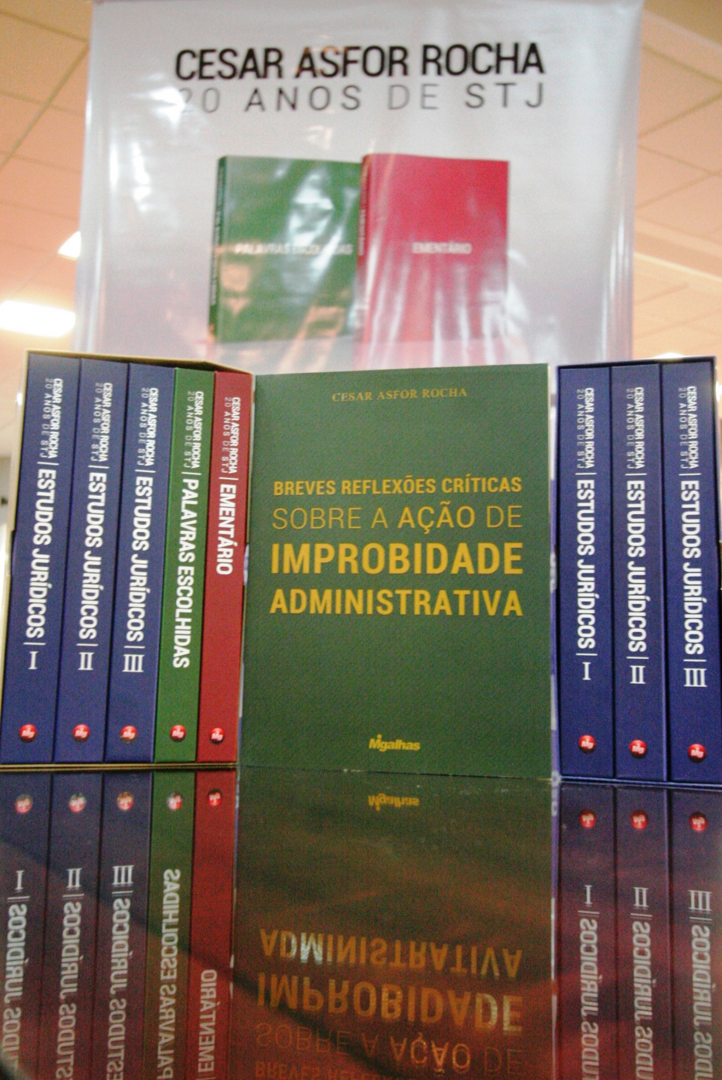 Lamçamento do livro “Estudos Júridicos”