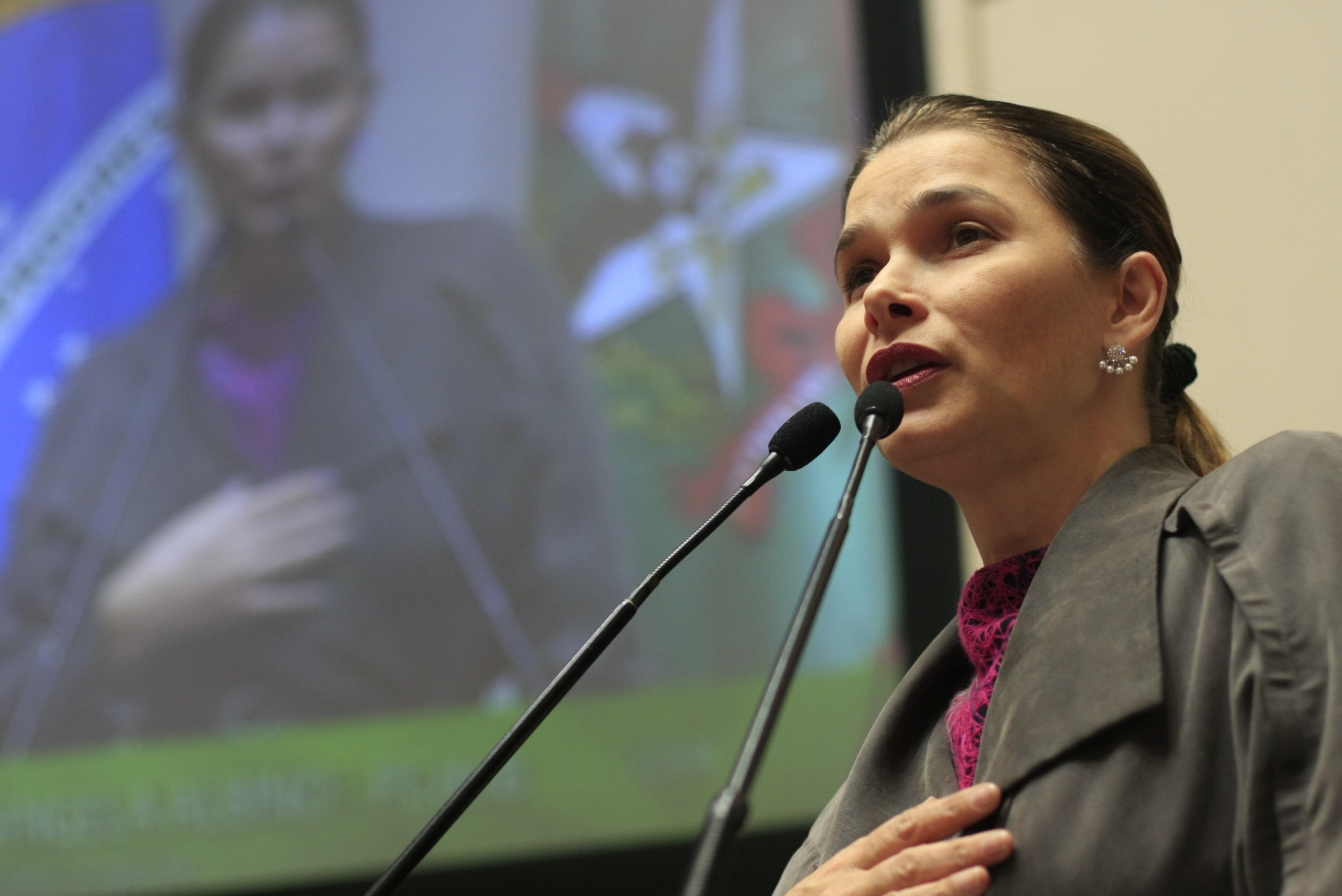 Deputada Angela Albino (PCdoB)