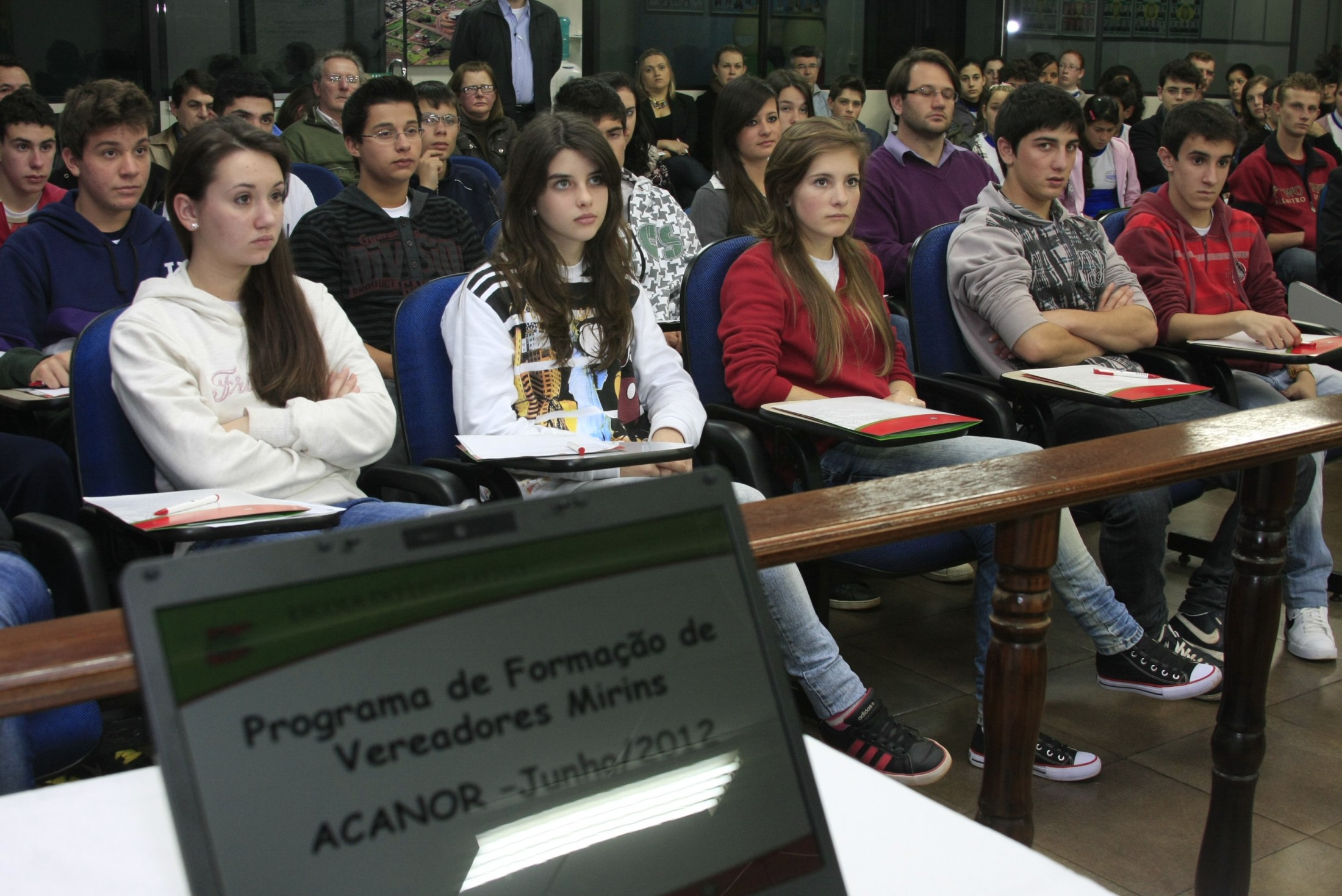 Programa de Formação de Vereadores Mirins 2012 - O que é Política? A Participação do Jovem na Política - Palestrante: Rafael Mariotto