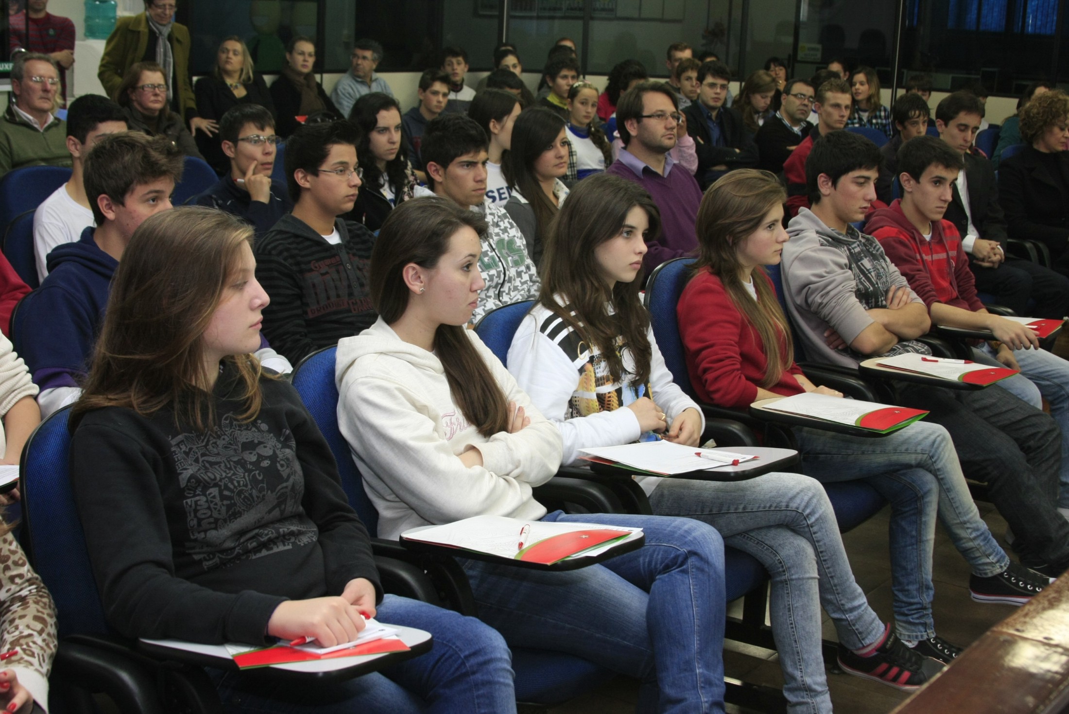 Programa de Formação de Vereadores Mirins 2012 - O que é Política? A Participação do Jovem na Política - Palestrante: Rafael Mariotto