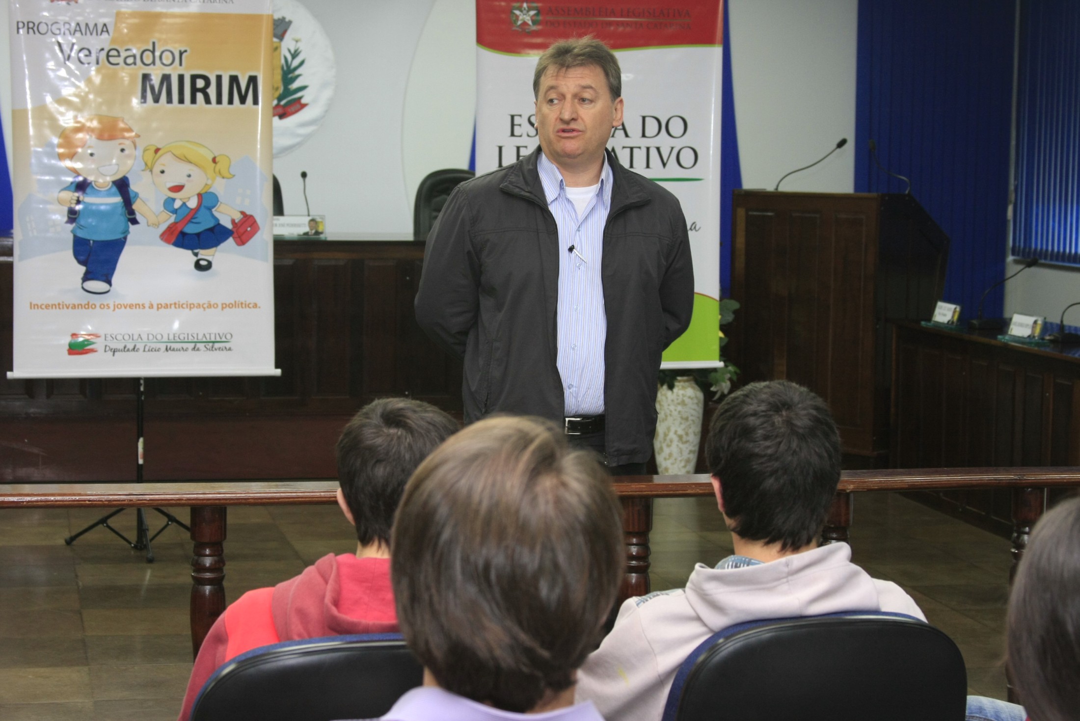 Programa de Formação de Vereadores Mirins 2012 - O que é Política? A Participação do Jovem na Política - Palestrante: Rafael Mariotto
