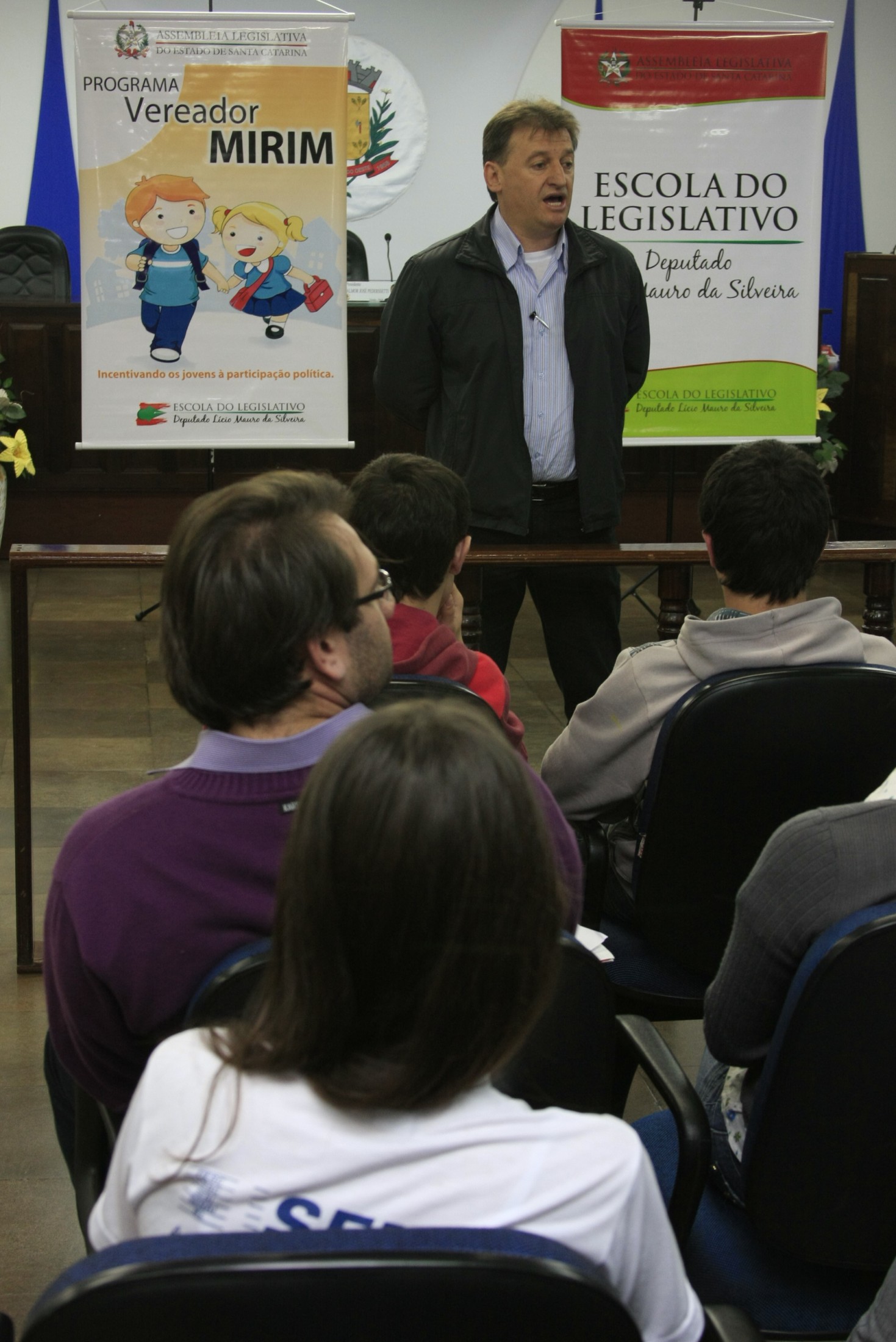 Programa de Formação de Vereadores Mirins 2012 - O que é Política? A Participação do Jovem na Política - Palestrante: Rafael Mariotto