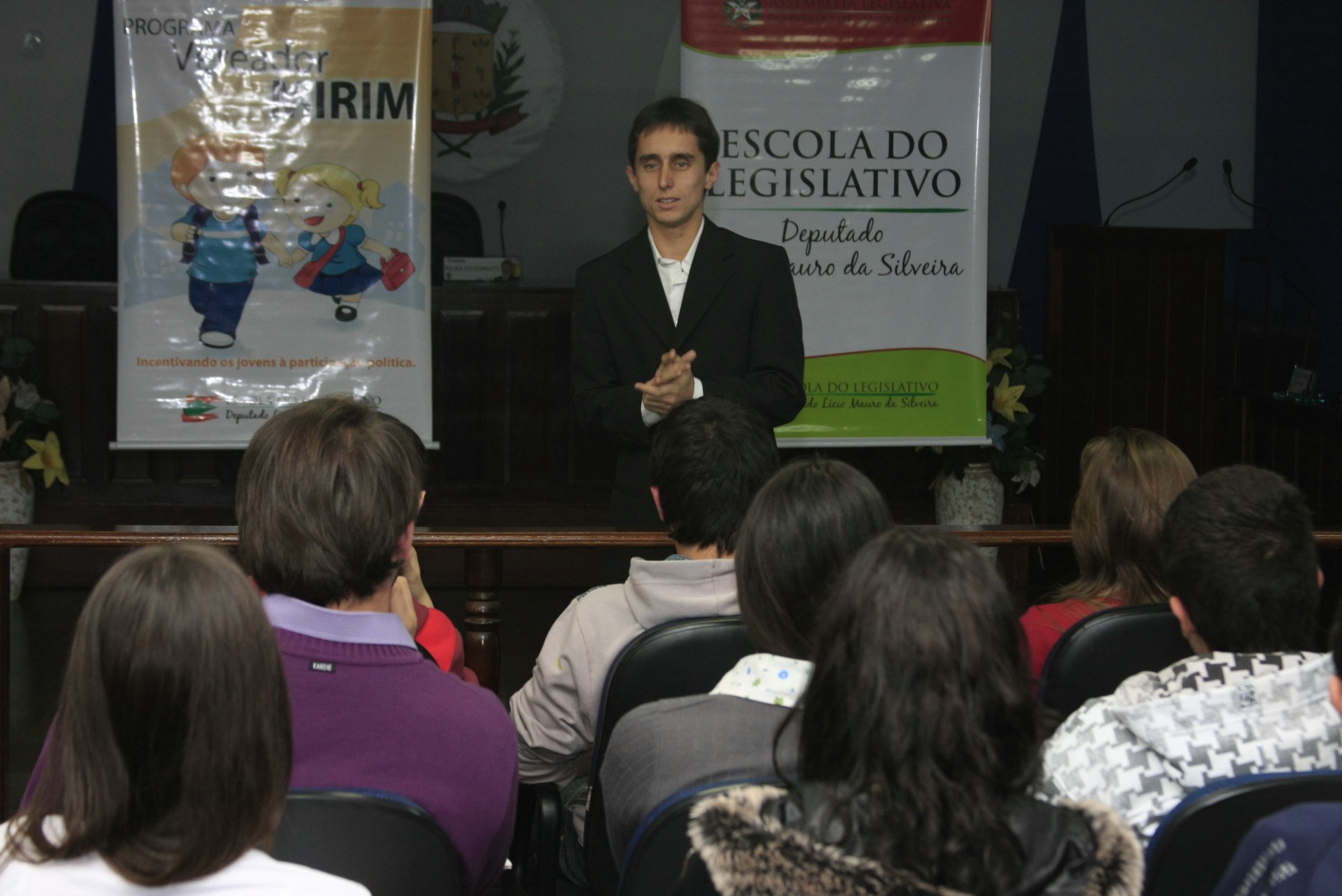 Programa de Formação de Vereadores Mirins 2012 - O que é Política? A Participação do Jovem na Política - Palestrante: Rafael Mariotto