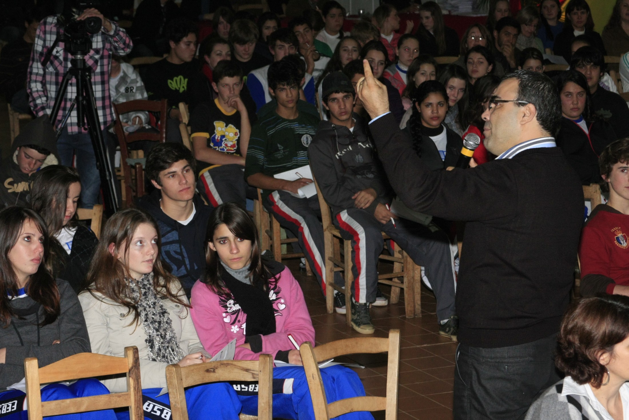 Palestra: Os Novos Desafios da Escola e da Família na Construção de Valores Democráticos