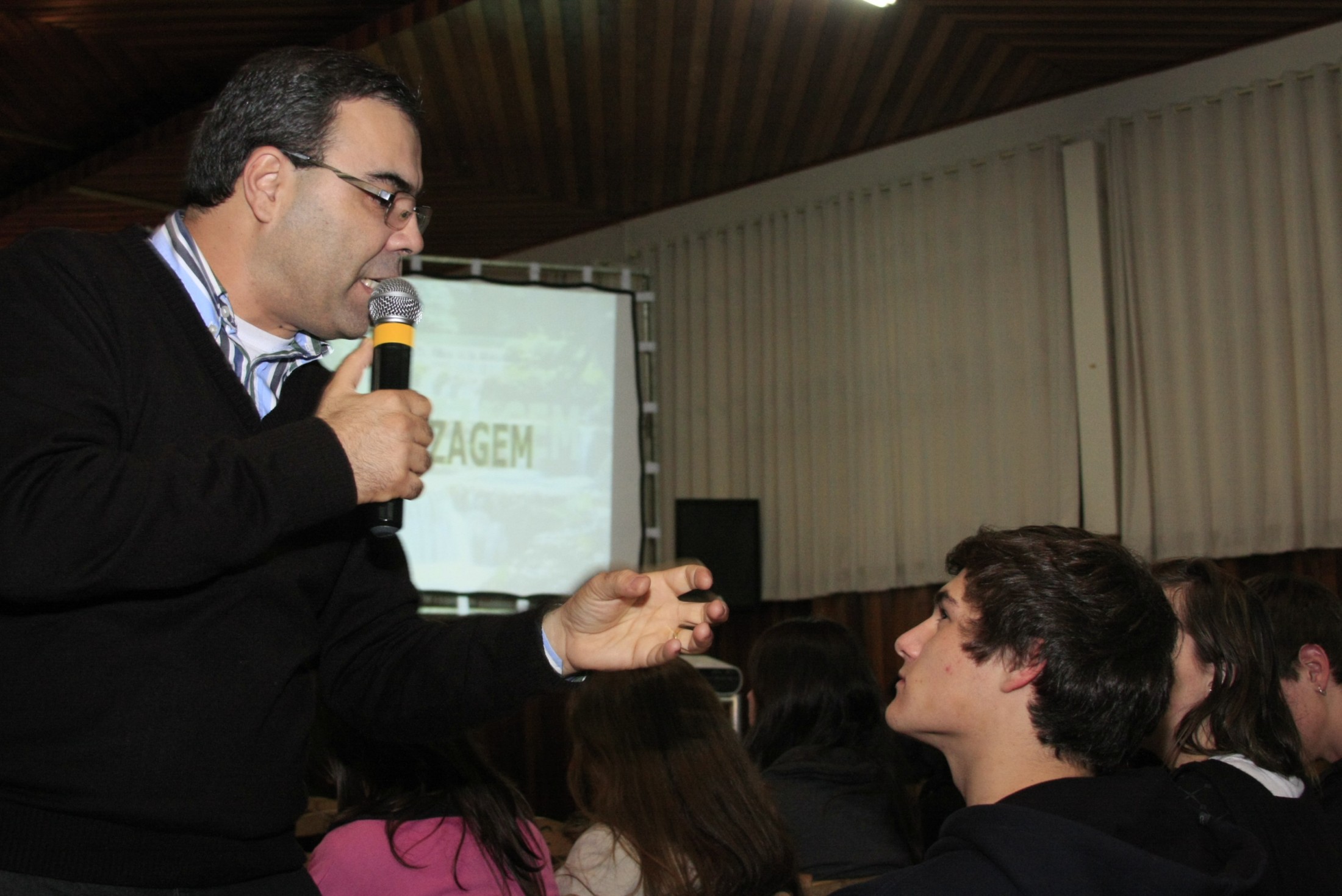 Palestra: Os Novos Desafios da Escola e da Família na Construção de Valores Democráticos