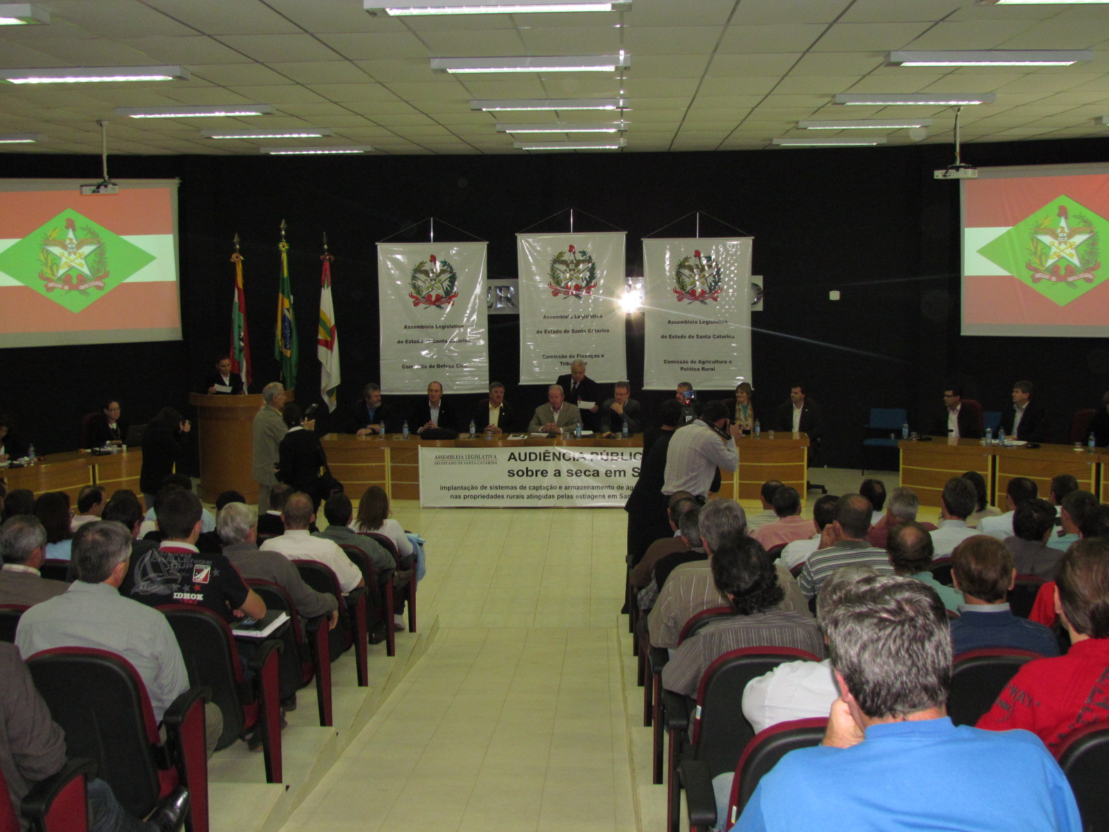 Audiência contra os efeitos da seca
