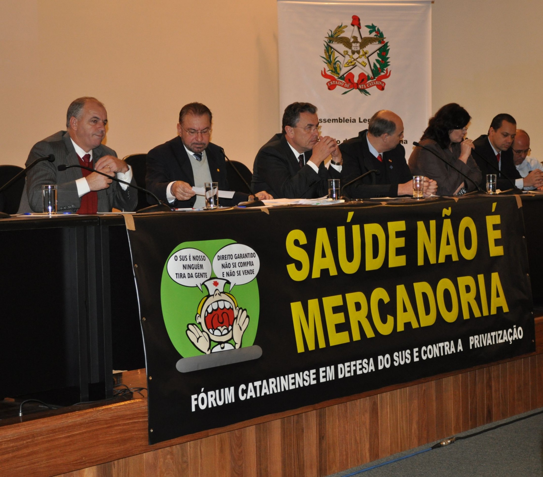 Audiência sobre hospitais públicos debateu a falta de servidores e a gestão por OS