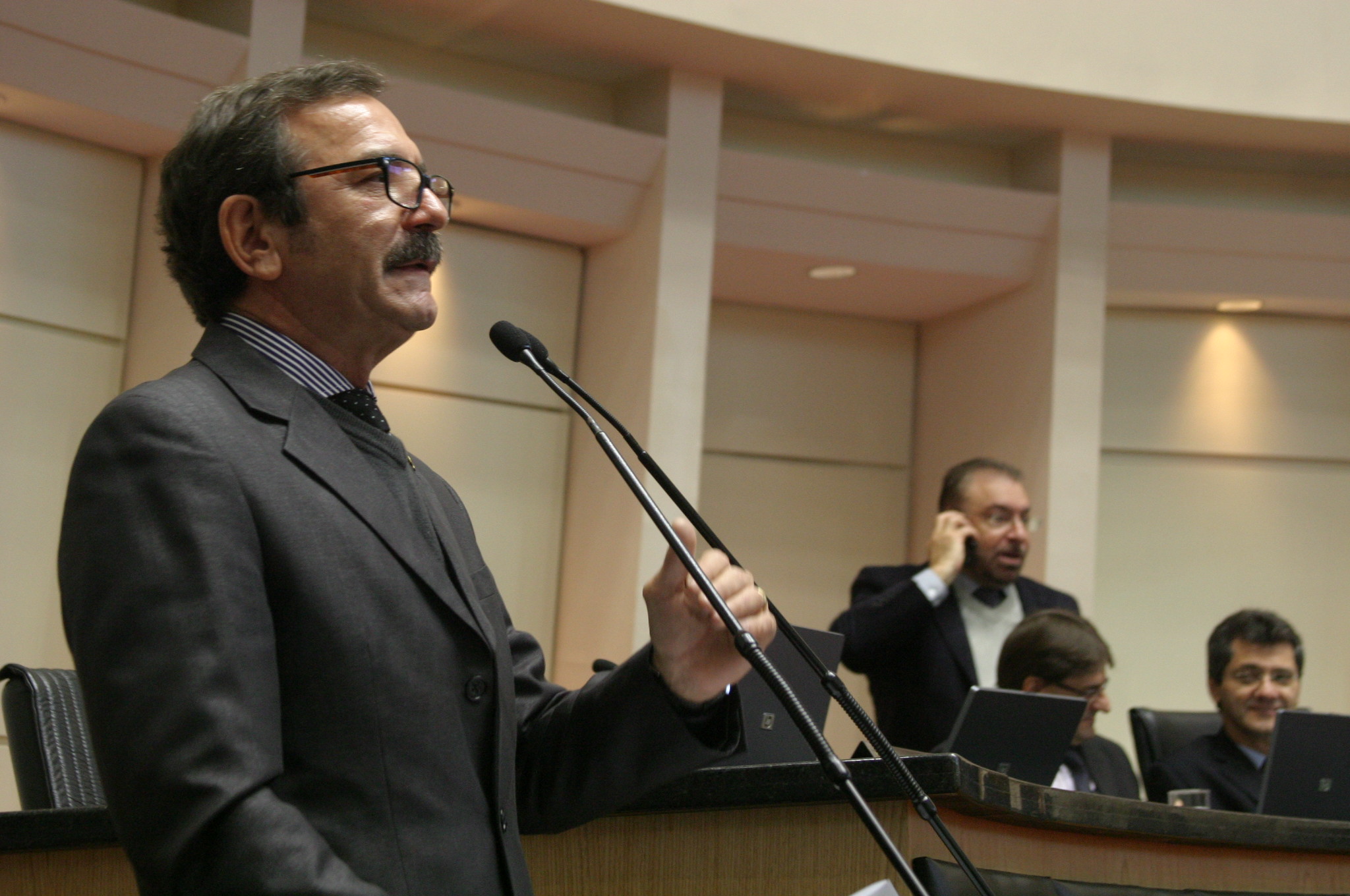 Sessão Ordinária - Plenário Osni Regis - Deputado Serafim Venzon (PSDB)