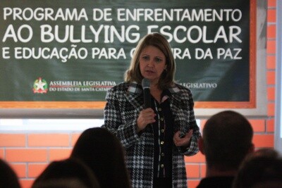 Professores da rede municipal de Presidente Getulio debatem o conceito de bullying