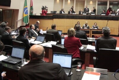 Deputados aprovam criação de assistência judiciária gratuita em Santa Catarina