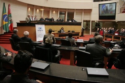 Assembleia homenageia o SENGE-SC pela passagem dos seus 41 anos de fundação
