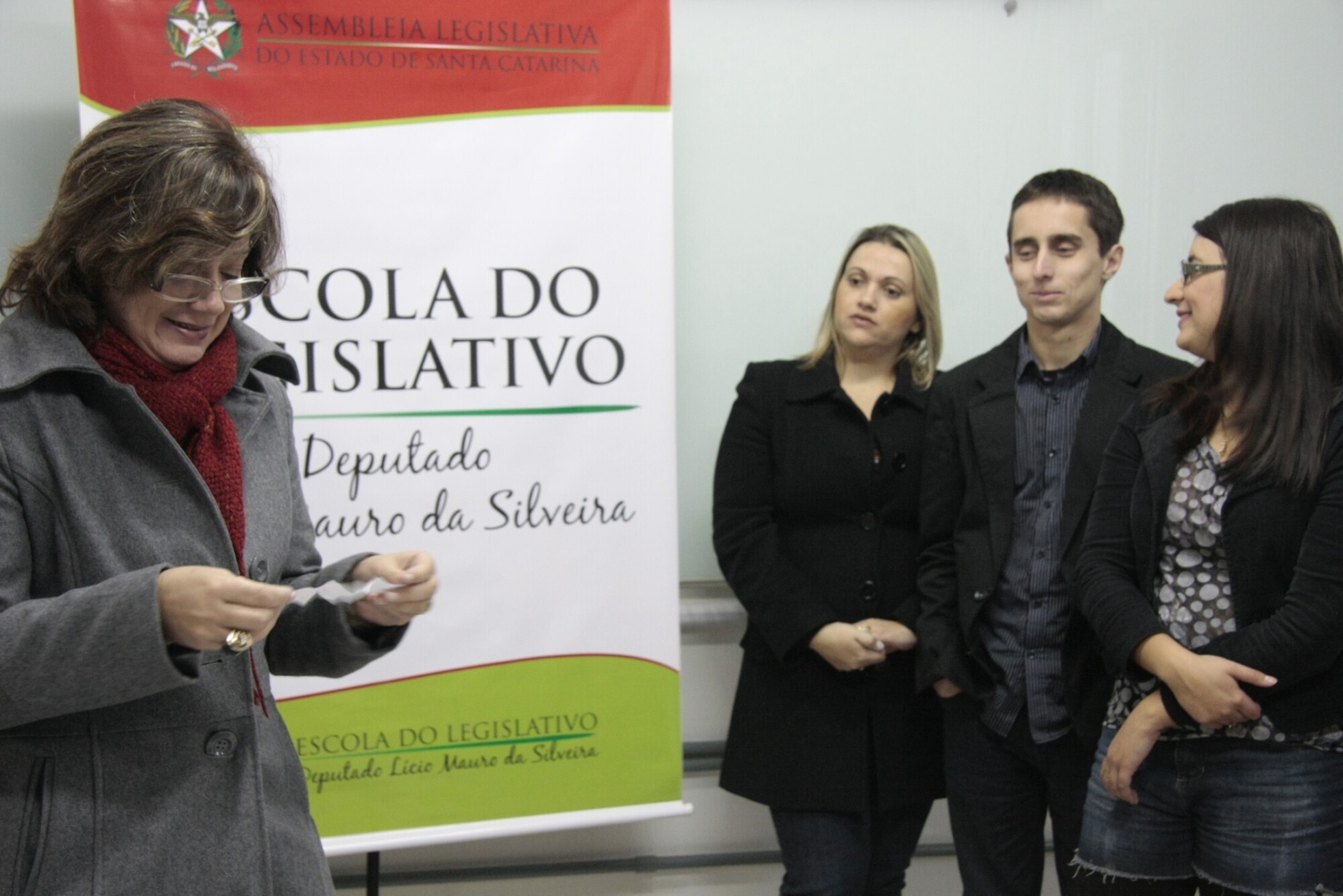 Escola do Legislativo sorteia novos participantes para o programa
