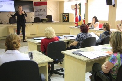 Criciúma recebe curso de Cerimonial e Protocolo