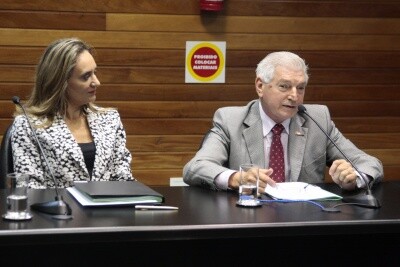 DETRAN estuda possibilidades de acesso de surdos a provas teóricas