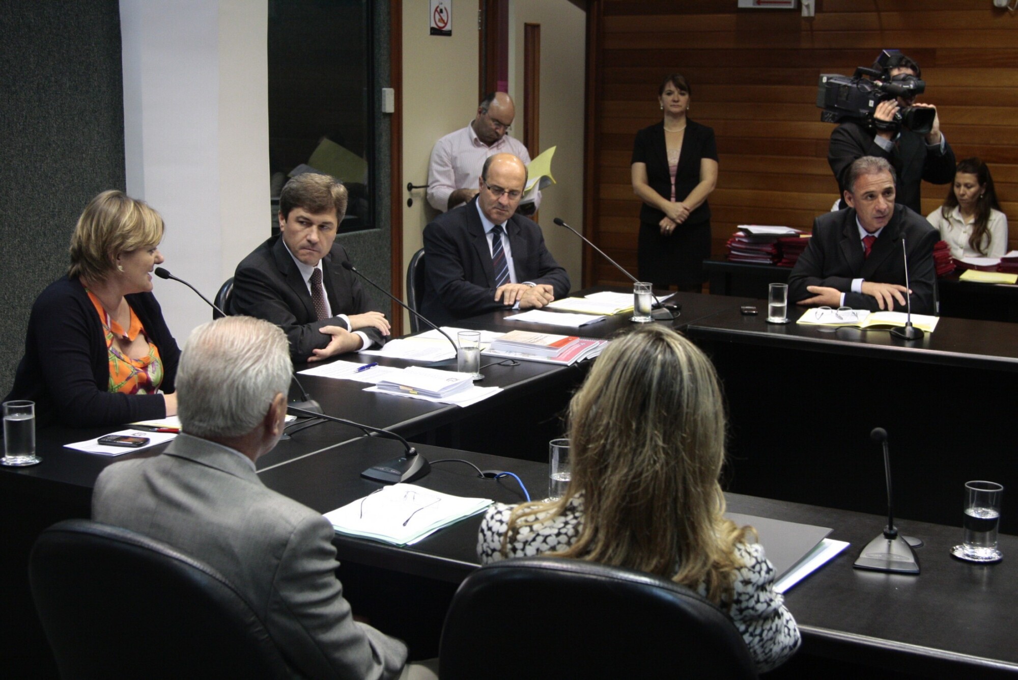 Detran e entidades discutem acesso dos surdos às provas da CNH