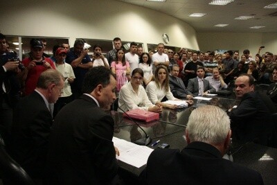 PL prevê revogação da lei que obriga autoescolas a passarem por licitação