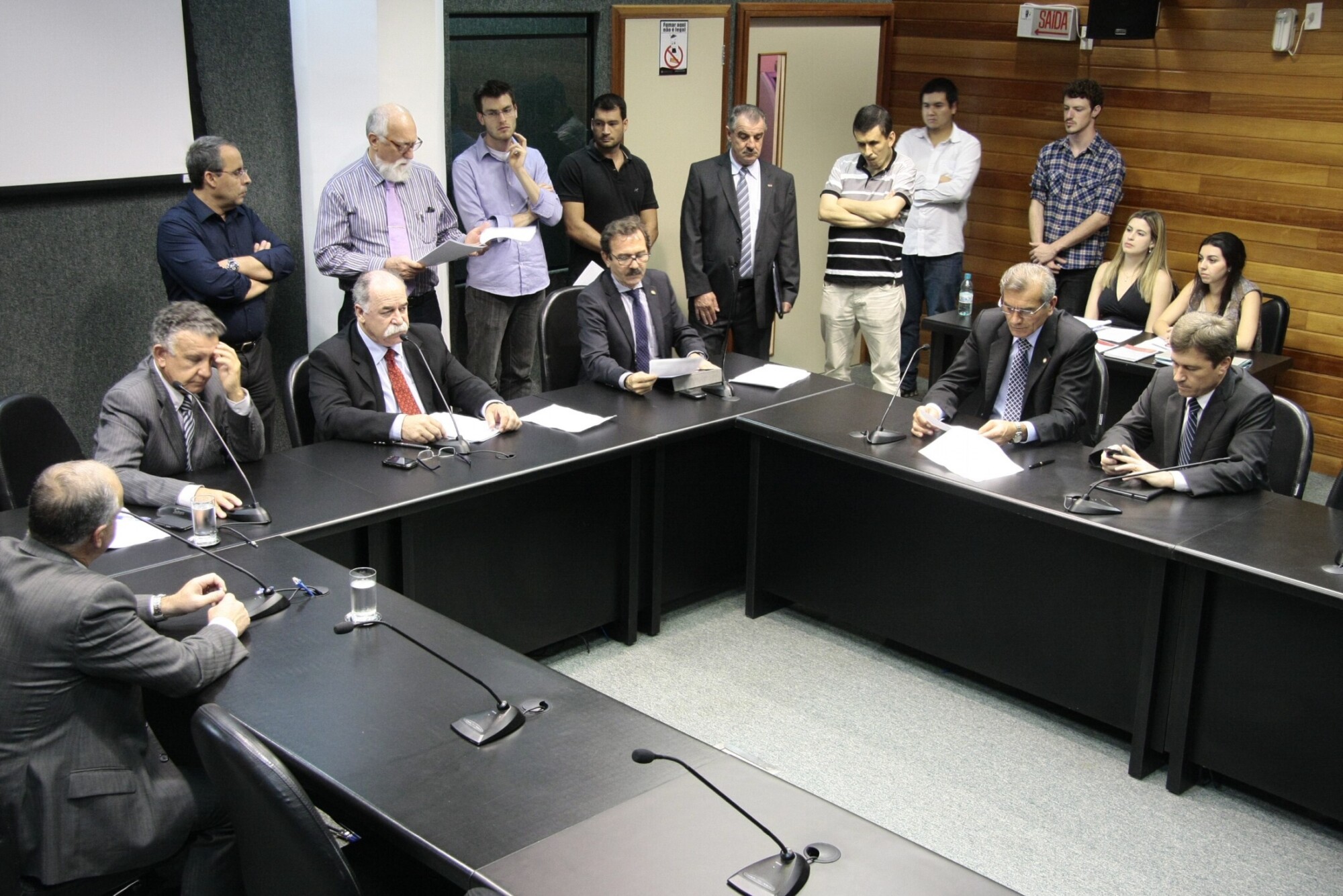 Acordo permite reabertura de autoescolas fechadas pela Justiça