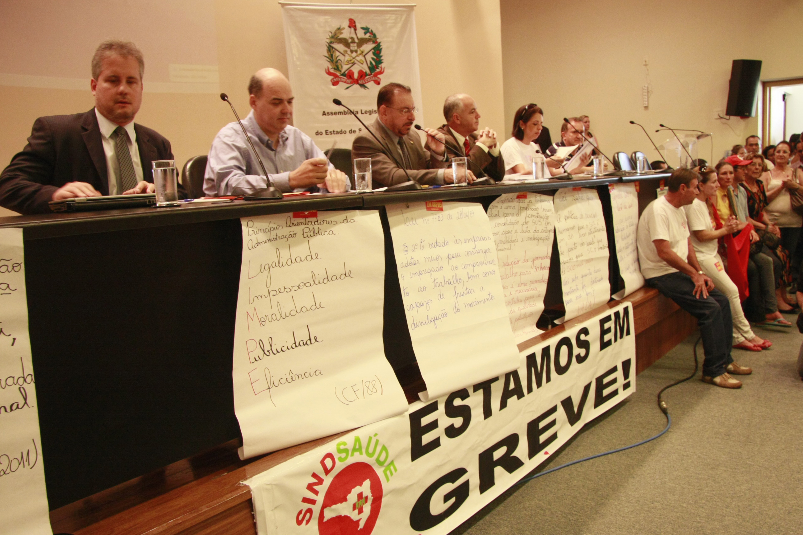 Audiência Pública sobre a Situação da Greve dos Servidores da Saúde de Santa Catarina - Foto: Miriam Zomer