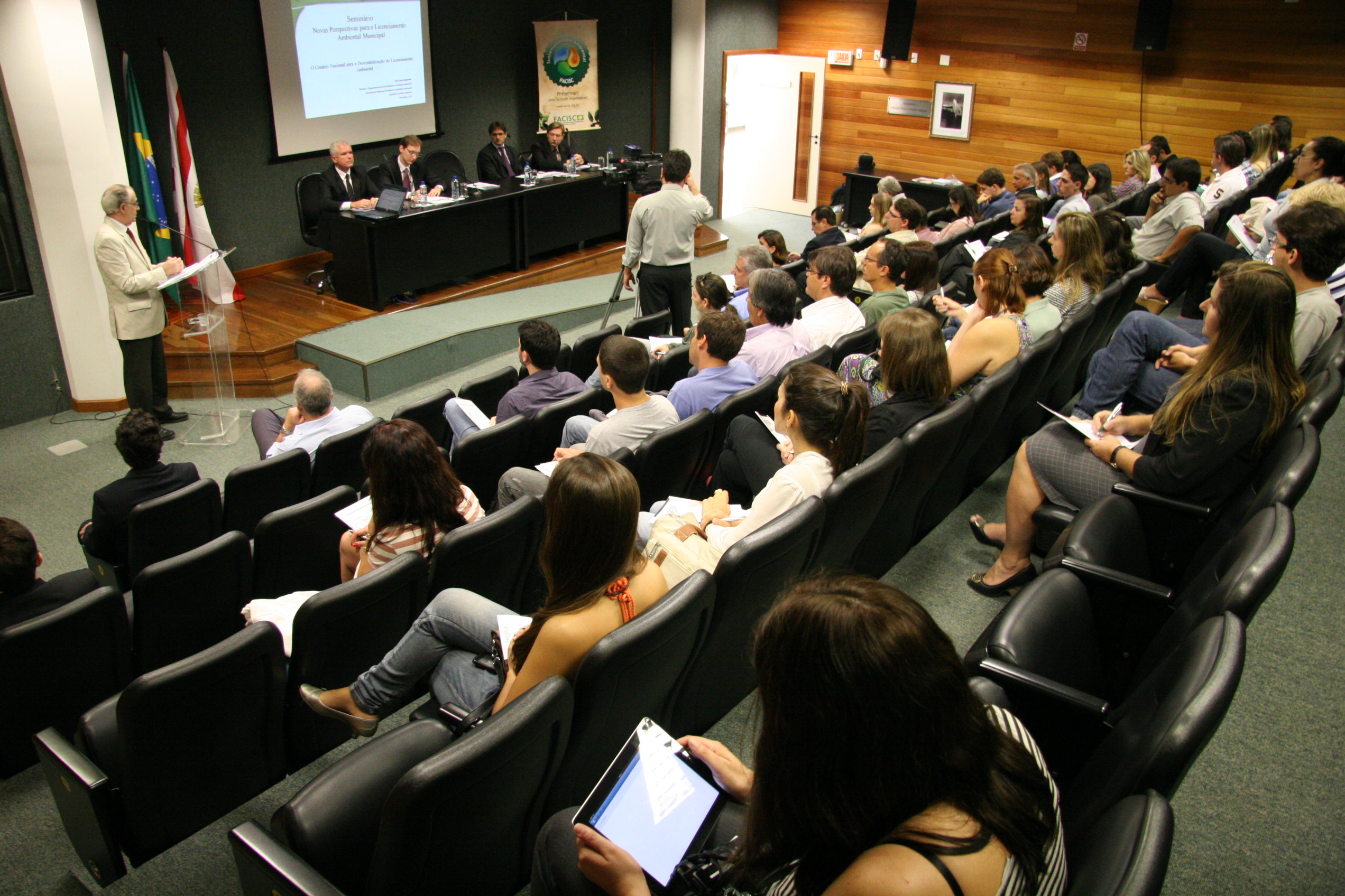 Seminário sobre as Novas Perspectivas sobre o Licenciamento Ambiental Municipal