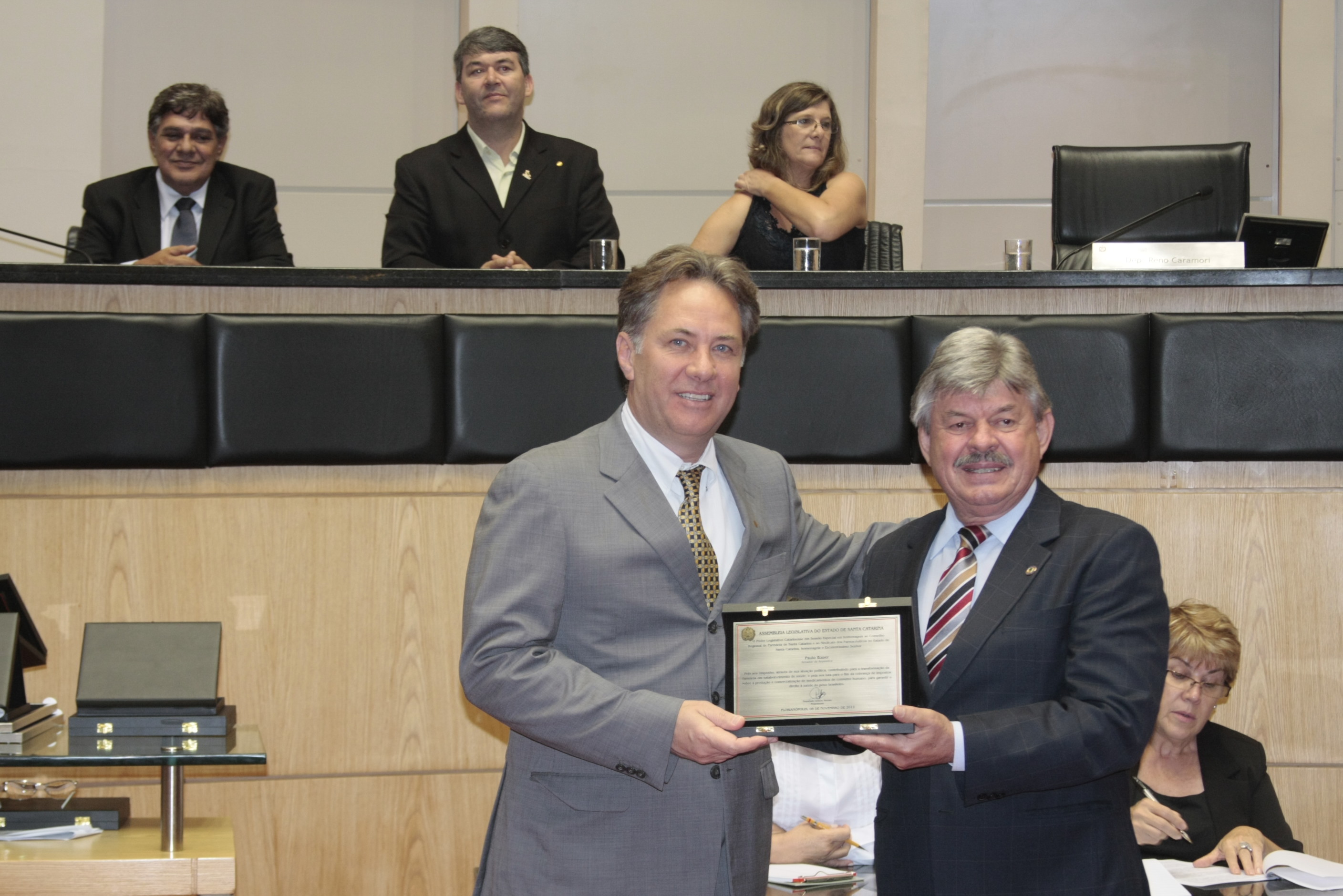 Sessão Especial em homenagem as personalidades e instituições que tem contribuído para a transformação da Farmácia em estabelecimento de saúde - Foto Fábio Queiroz