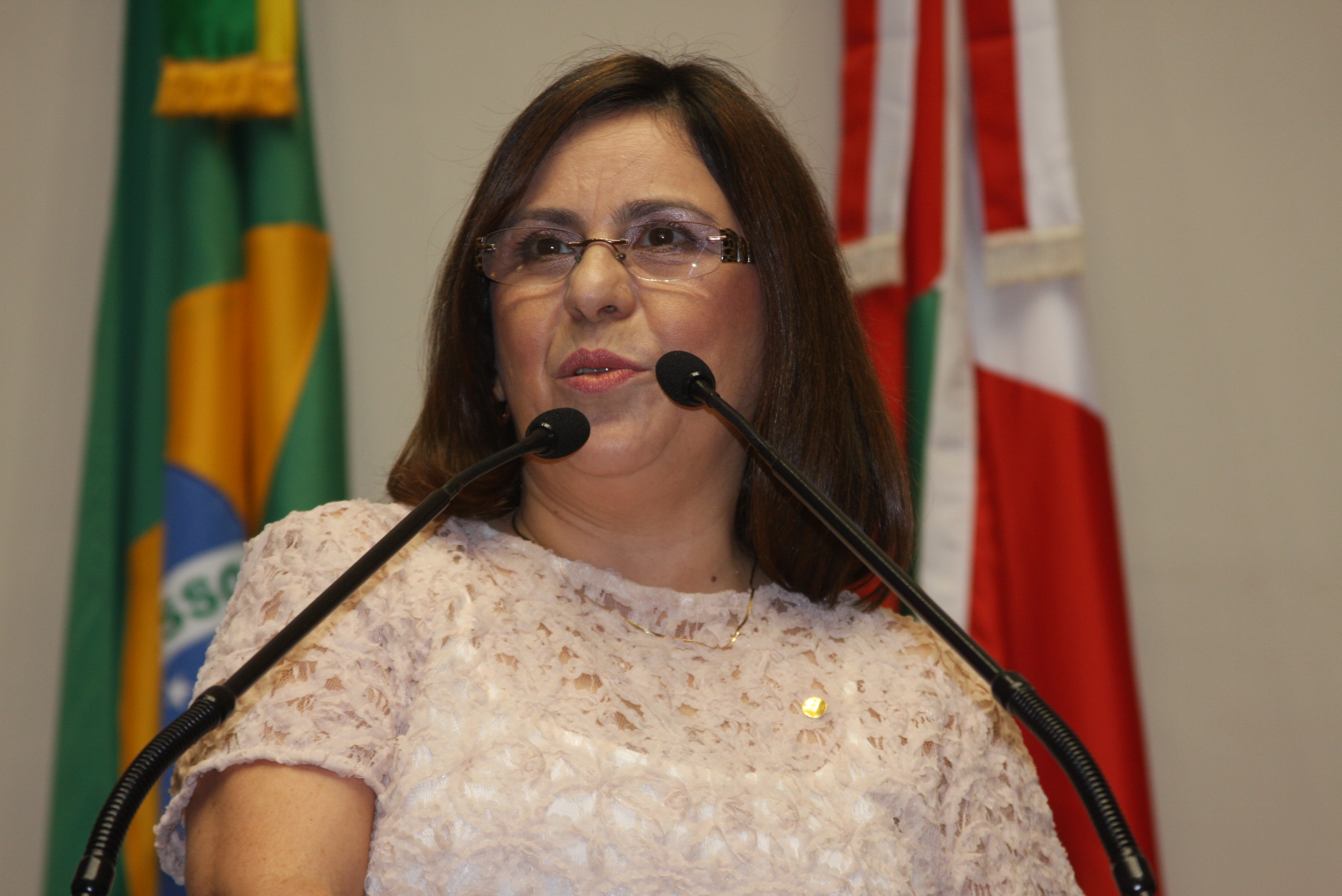 Sessão Especial em homenagem as personalidades e instituições que tem contribuído para a transformação da Farmácia em estabelecimento de saúde - Hortência Salett Muller Tierling- Foto Fábio Queiroz