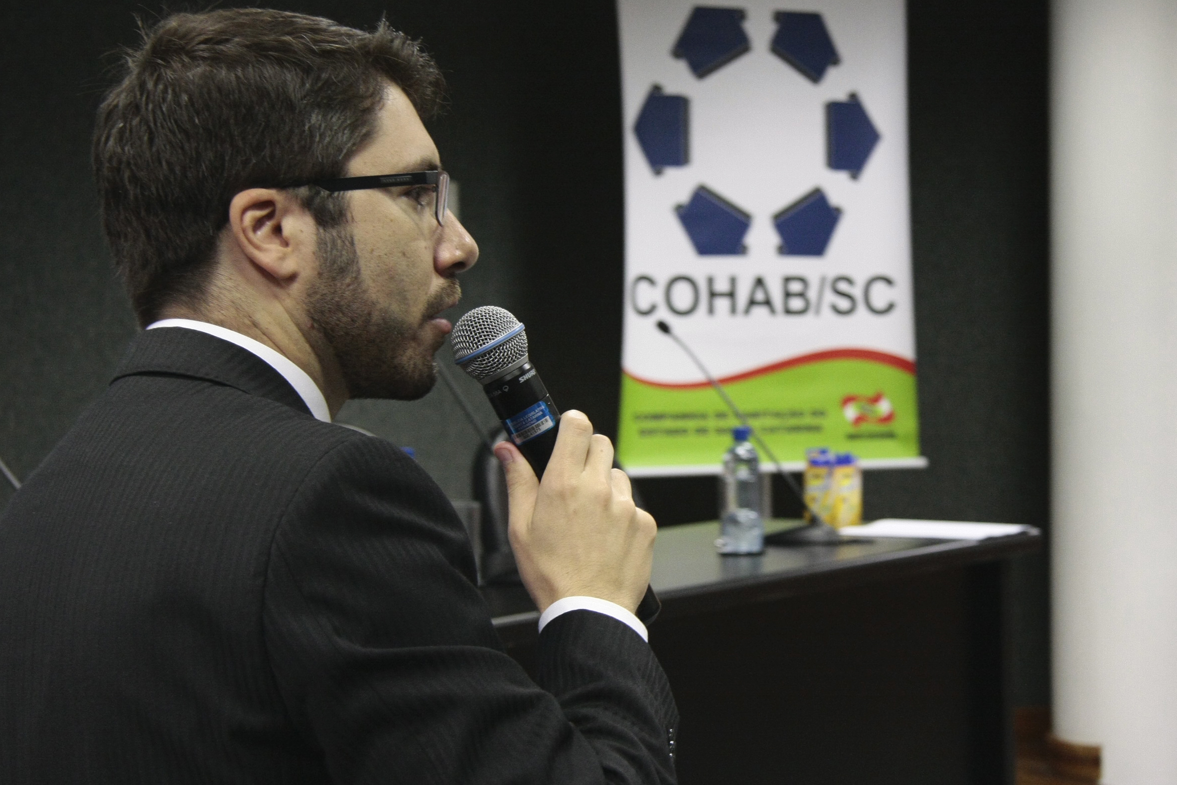 Apresentação de programas Habitacionais da COHAB/SC. Julio César Pereira.  Foto: Miriam Zomer