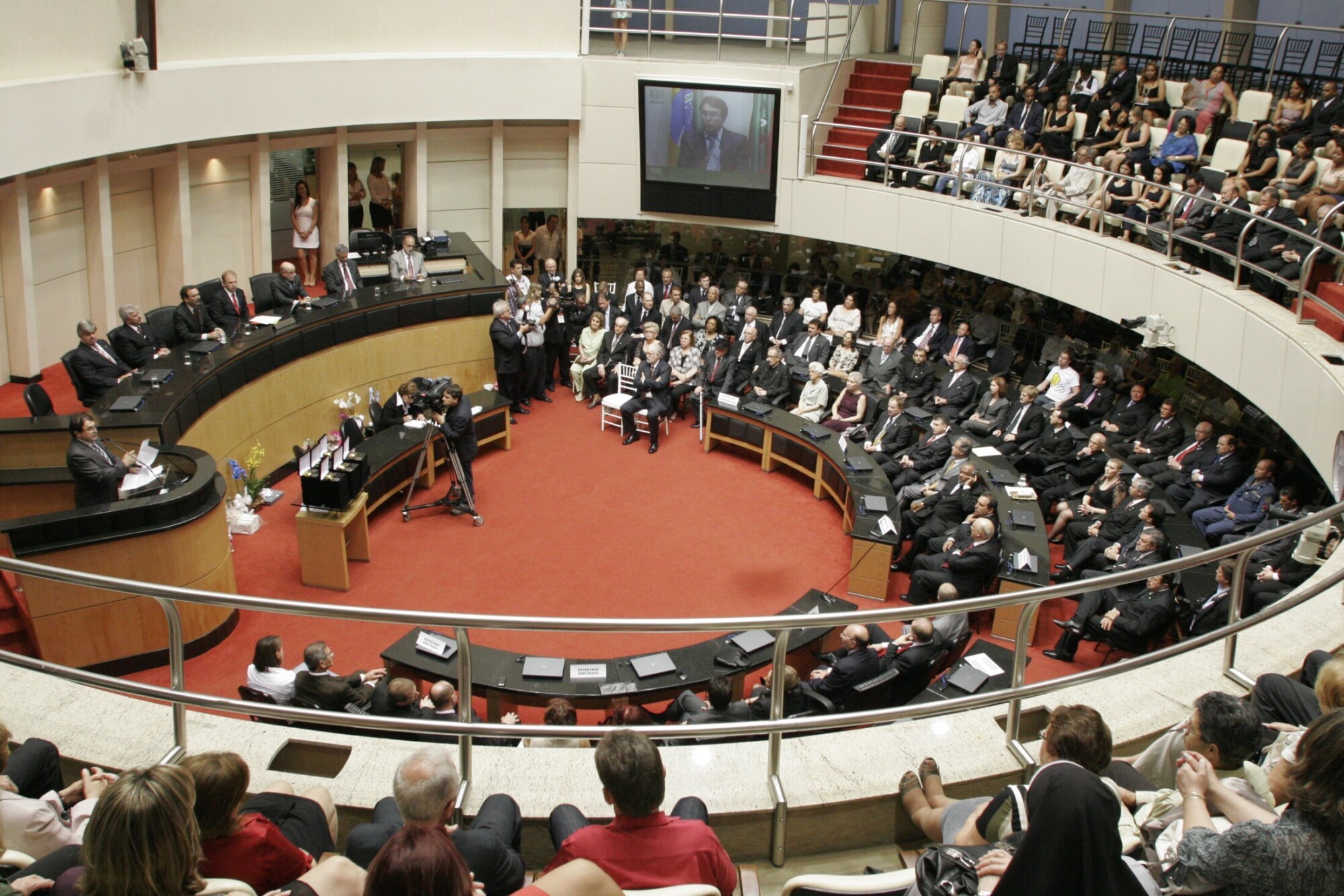 Deputados estaduais concedem Comenda do Legislativo nesta segunda