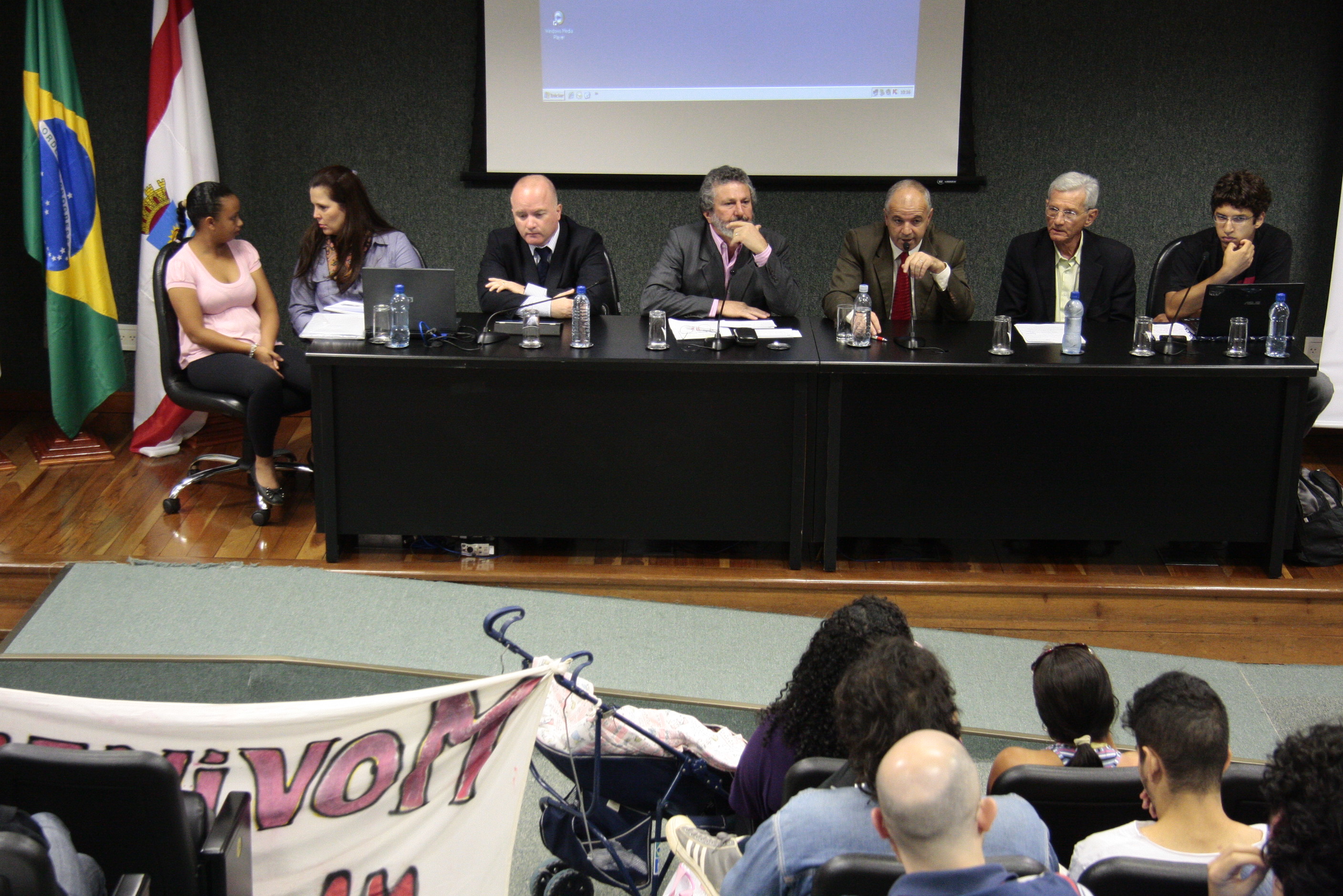 Audiência Pública sobre as Condições de moradia de duzentas famílias em situação de vulnerabilidade social na comunidade Jardim Zanelatto. Foto: Miriam Zomer