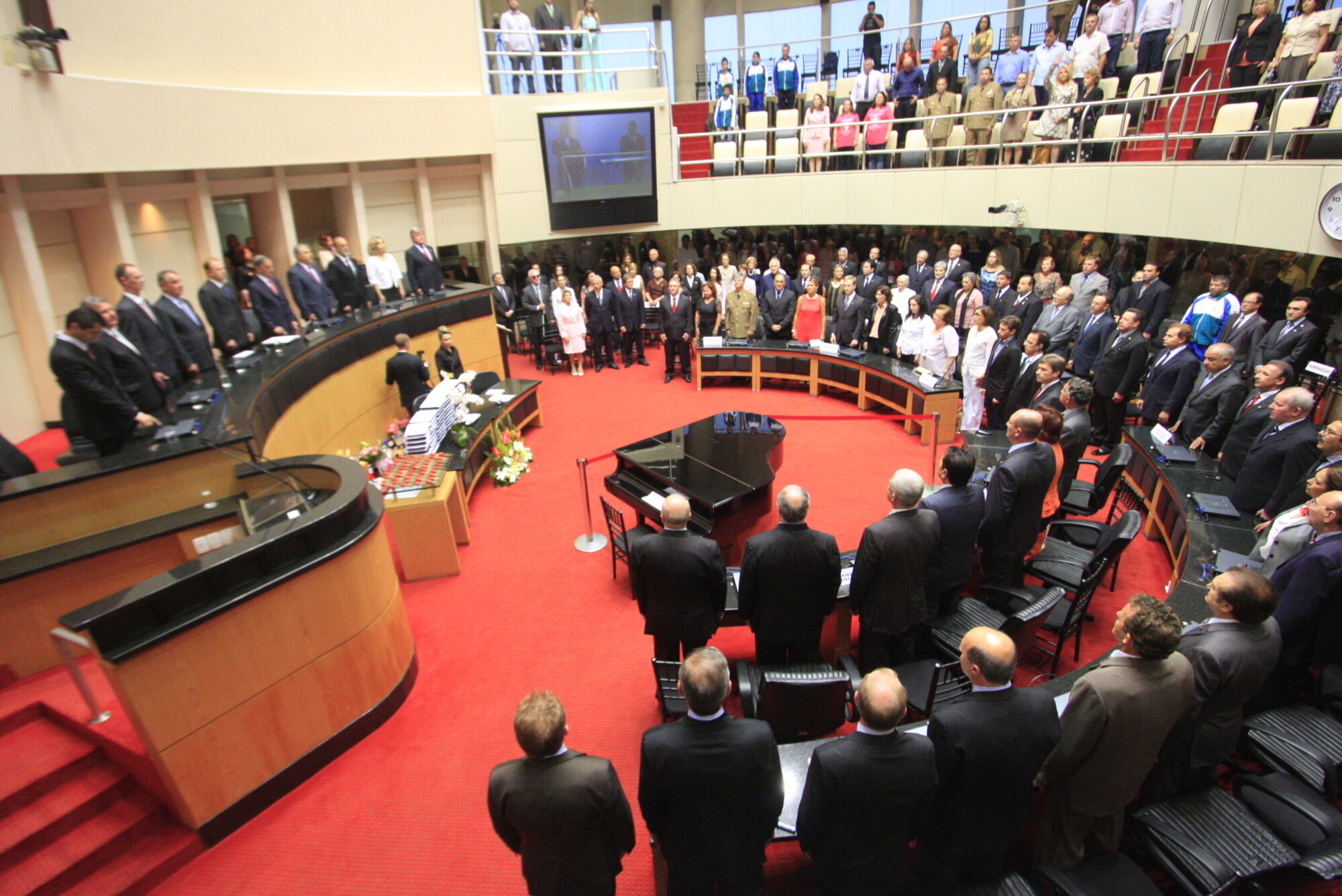 Parlamento concede Comenda do Legislativo Catarinense