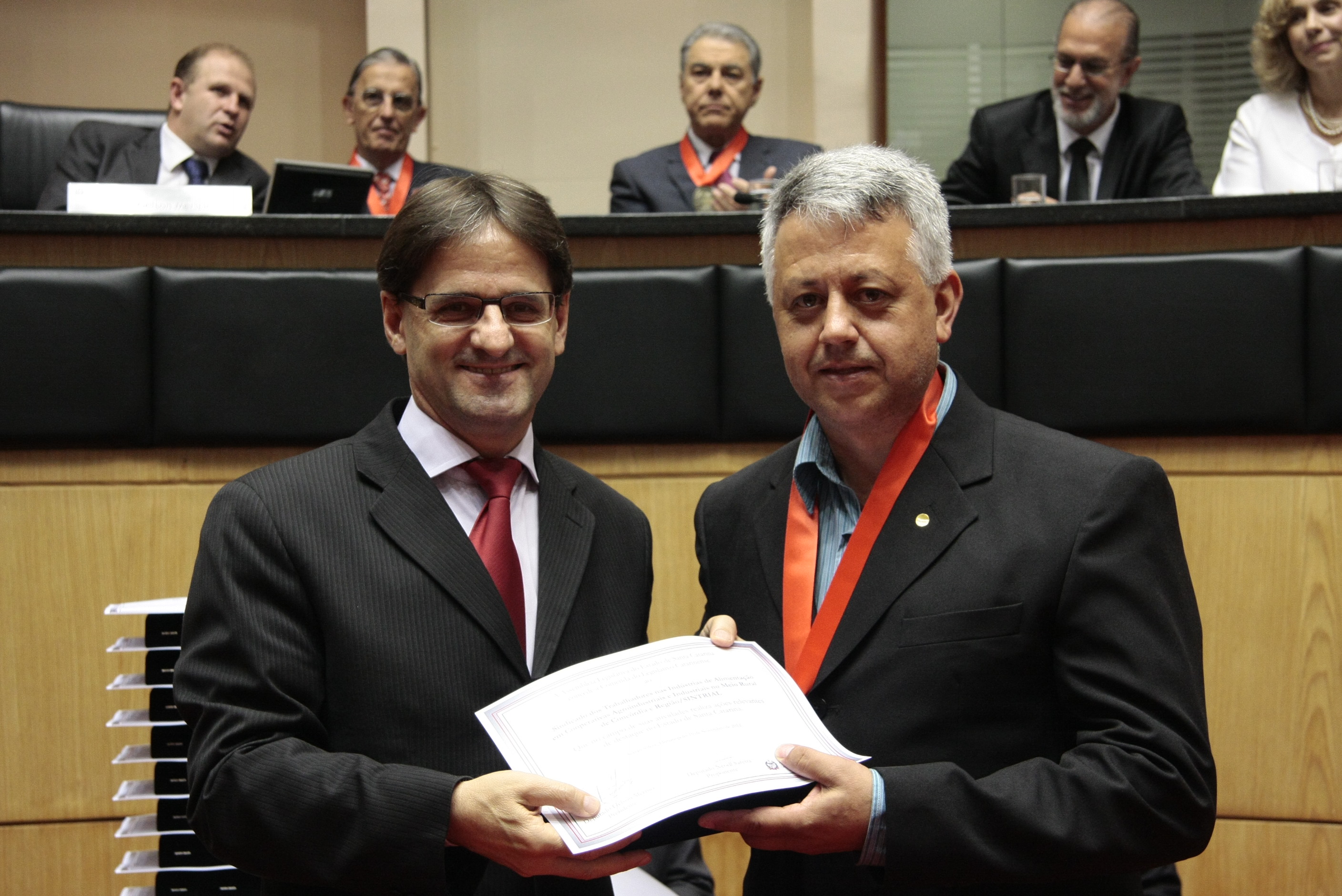 Sessão Solene da Comenda do Legislativo. Deputado  Neodi Saretta homenageia  Sindicato dos Trabalhadores nas Indústrias de Alimentação, em Cooperativas, Agroindustriais e Industriais no Meio Rural de Concórdia e Região (Sintrial). Foto: Solon Soares