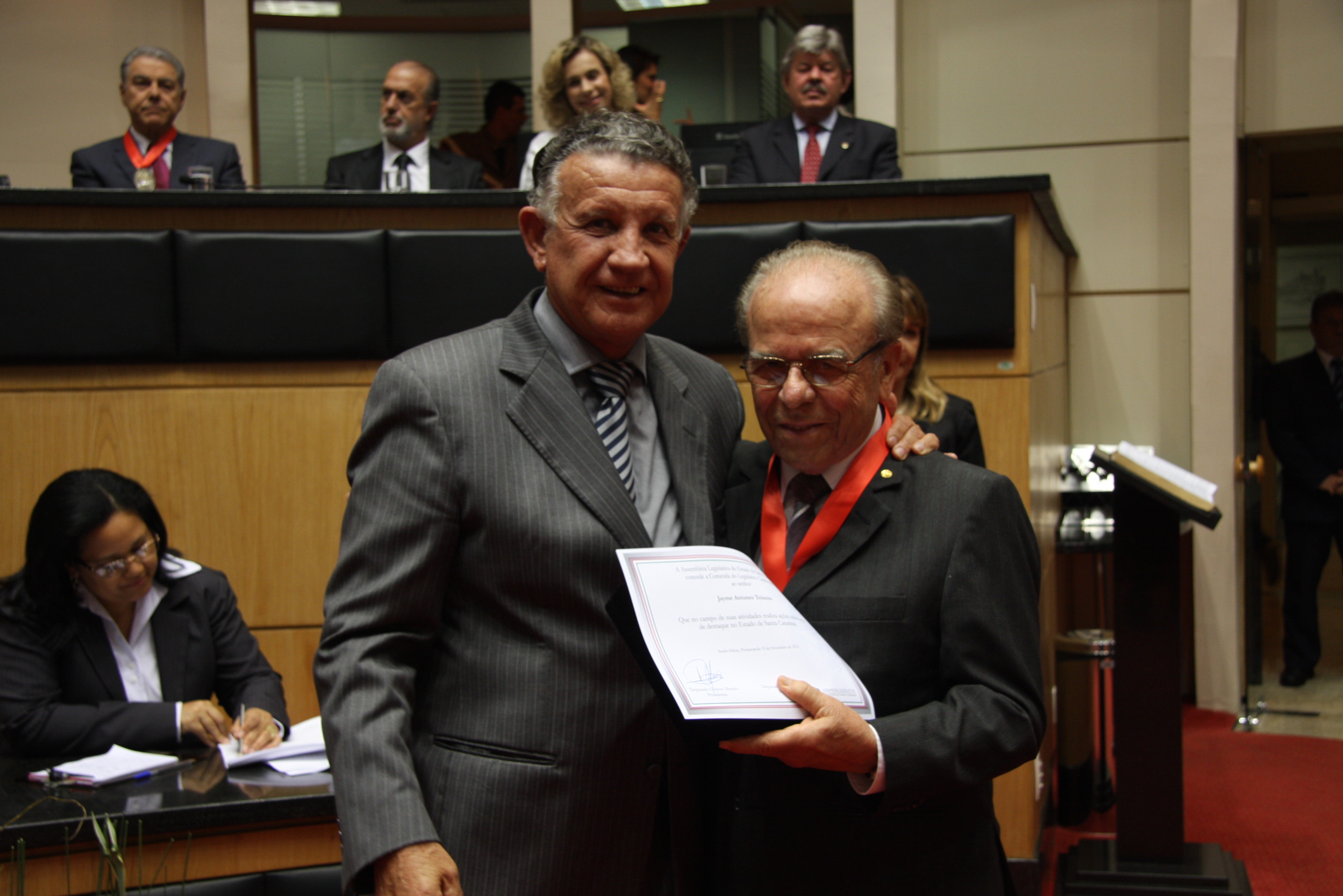 Sessão Solene da Comenda do Legislativo. Deputado  Edison Andrino  homenageia Jayme Antunes Teixeira. Foto: Solon Soares