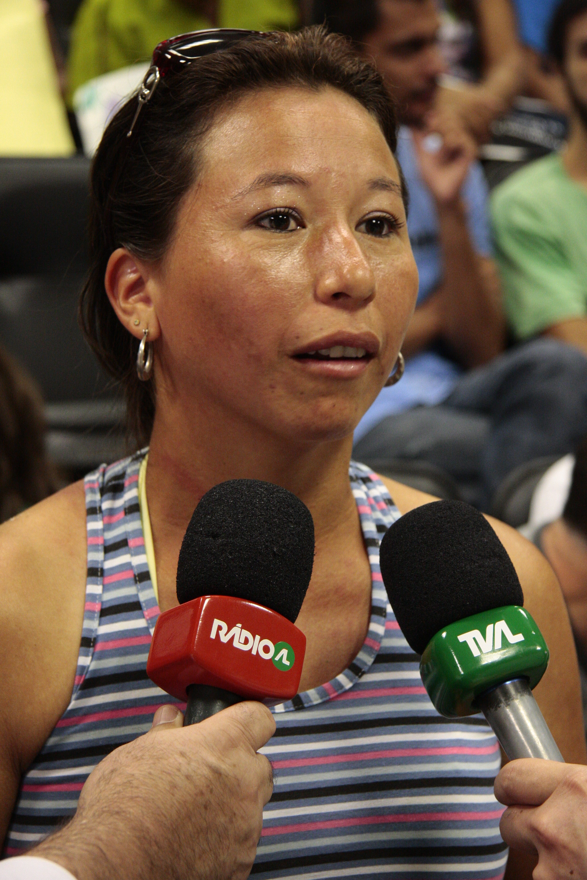 Audiência Pública sobre as Condições de moradia de duzentas famílias em situação de vulnerabilidade social na comunidade Jardim Zanelatto. Moradora, Maria Ovelar.  Foto: Miriam Zomer