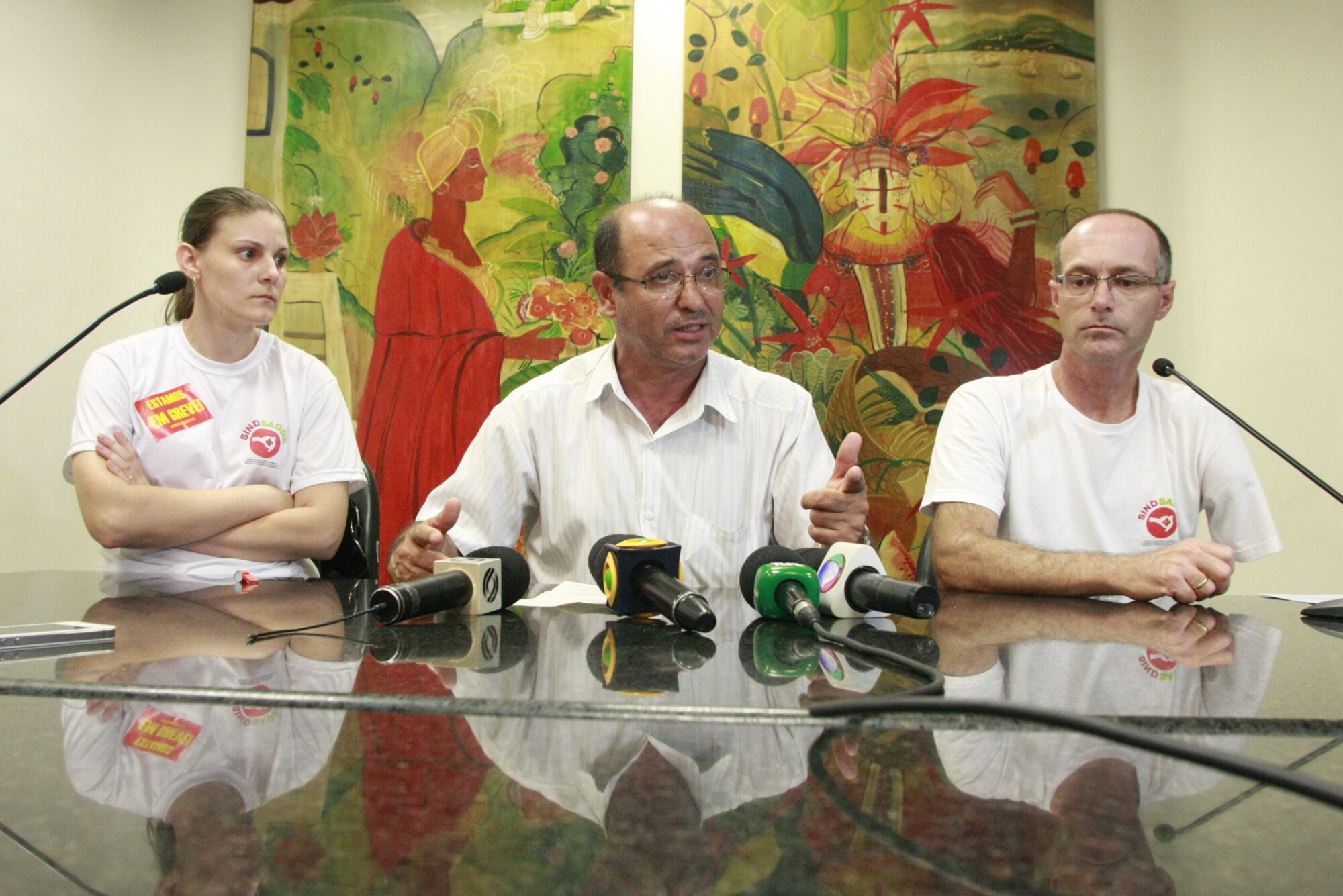 Servidores da saúde em greve tentam renegociação com o Governo