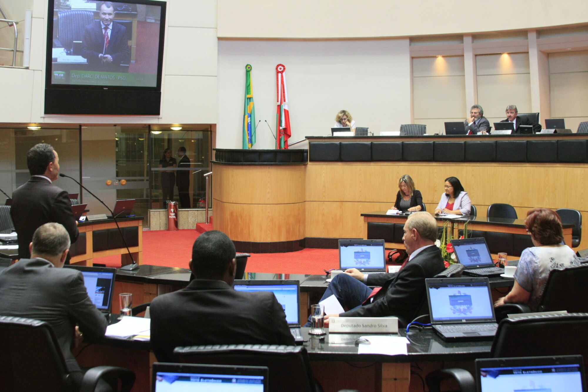 Na tribuna, parlamentares debatem situação do sistema prisional catarinense