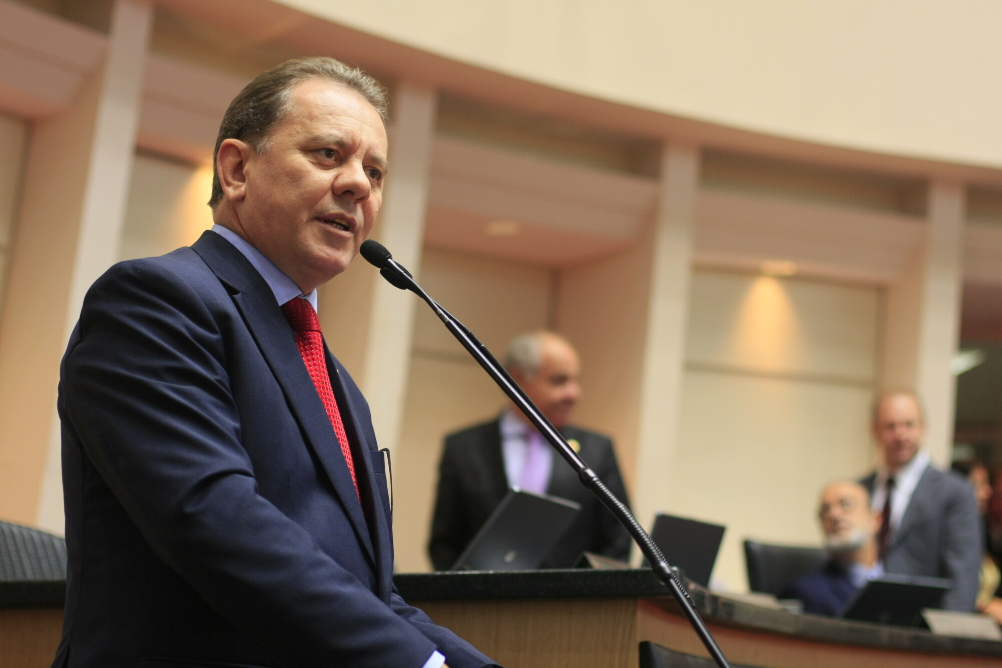 Presidente da Unale defende revisão das dívidas e do pacto federativo
