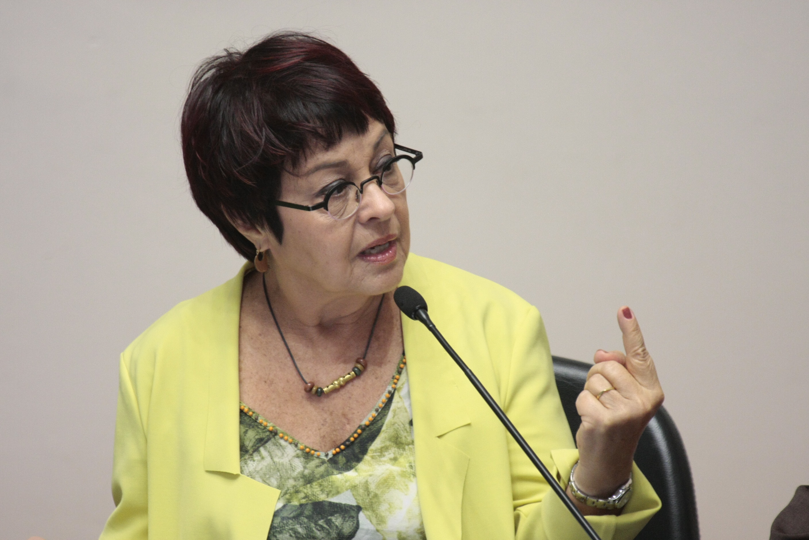 Fórum da UNALE - Desenvolvimento, Federalismo e Dívidas dos Estados: Centralização do Poder e Dívida dos Estados. Deputada Aspazia Camargo (UNALE/RJ). FOTO: Miriam Zomer