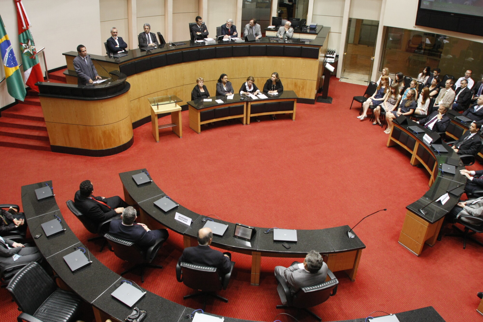 Parlamento presta homenagem à Fundação Certi