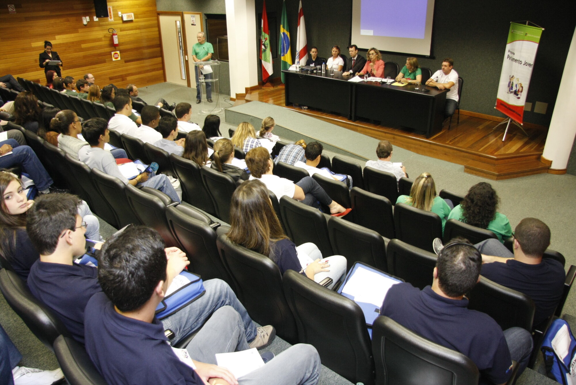 Escola do Legislativo dá início às atividades da 14ª edição do Parlamento Jovem
